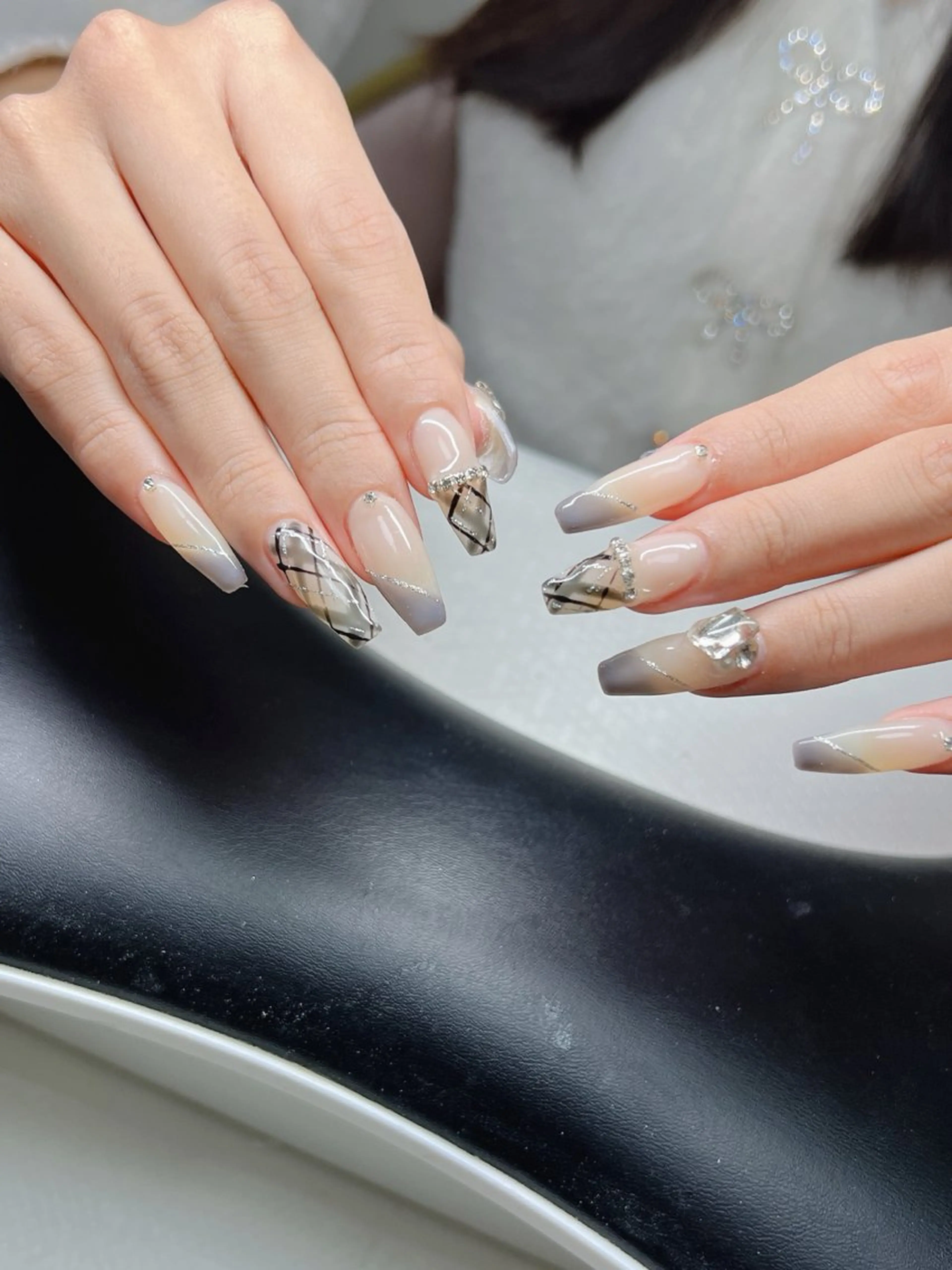 ネイル オーロラネイル チークネイル 長さ出し フットネイル フレンチネイル ハンドネイル Lee Nailsのネイルデザイン