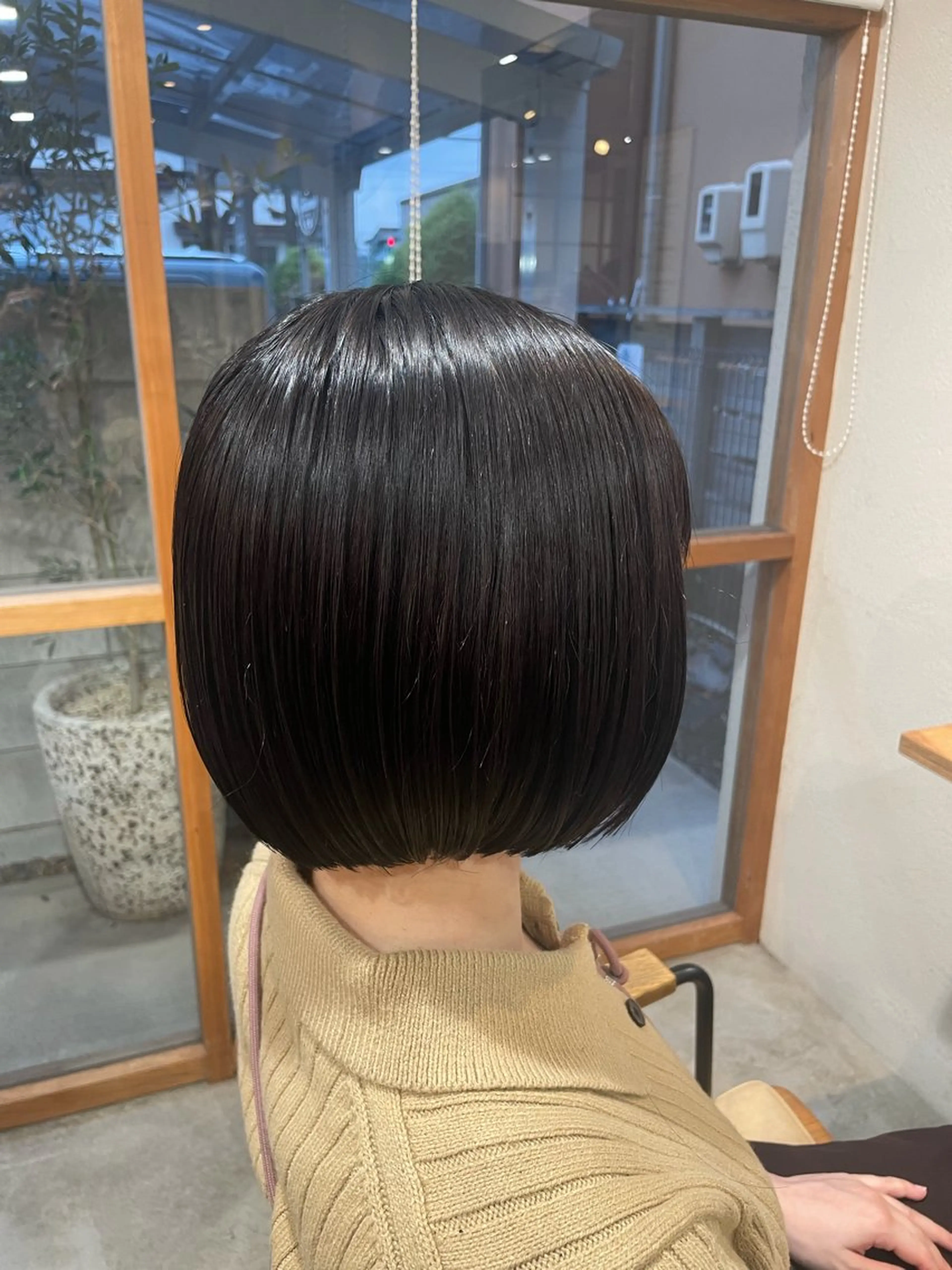 ミディアム 切りっぱなしボブ ボブ momoka 女性限定のヘアスタイル