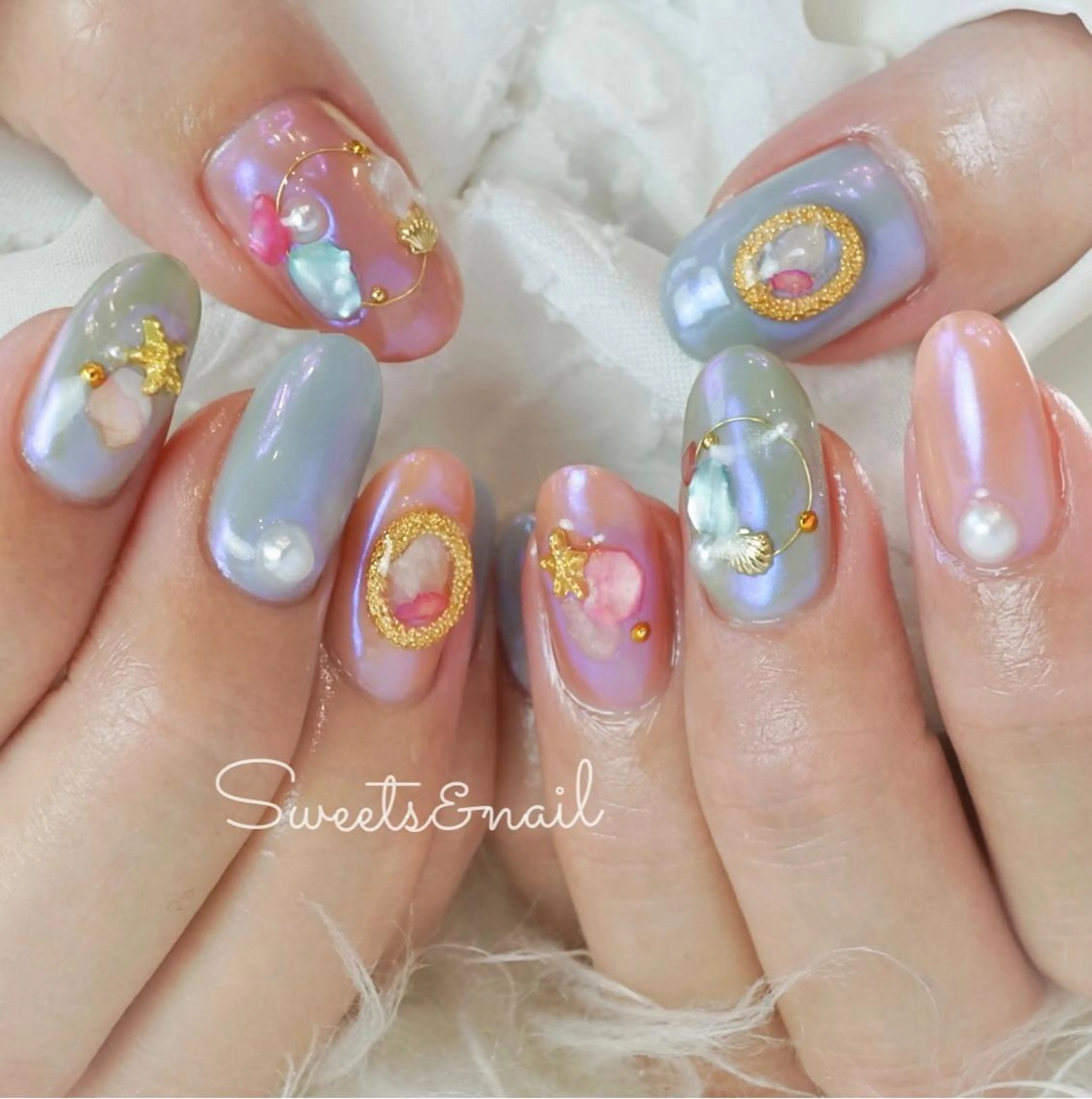 ネイル アートネイル キラキラネイル 水色 ミラーネイル 持ち込み Sweets＆ nail みなこのネイルデザイン