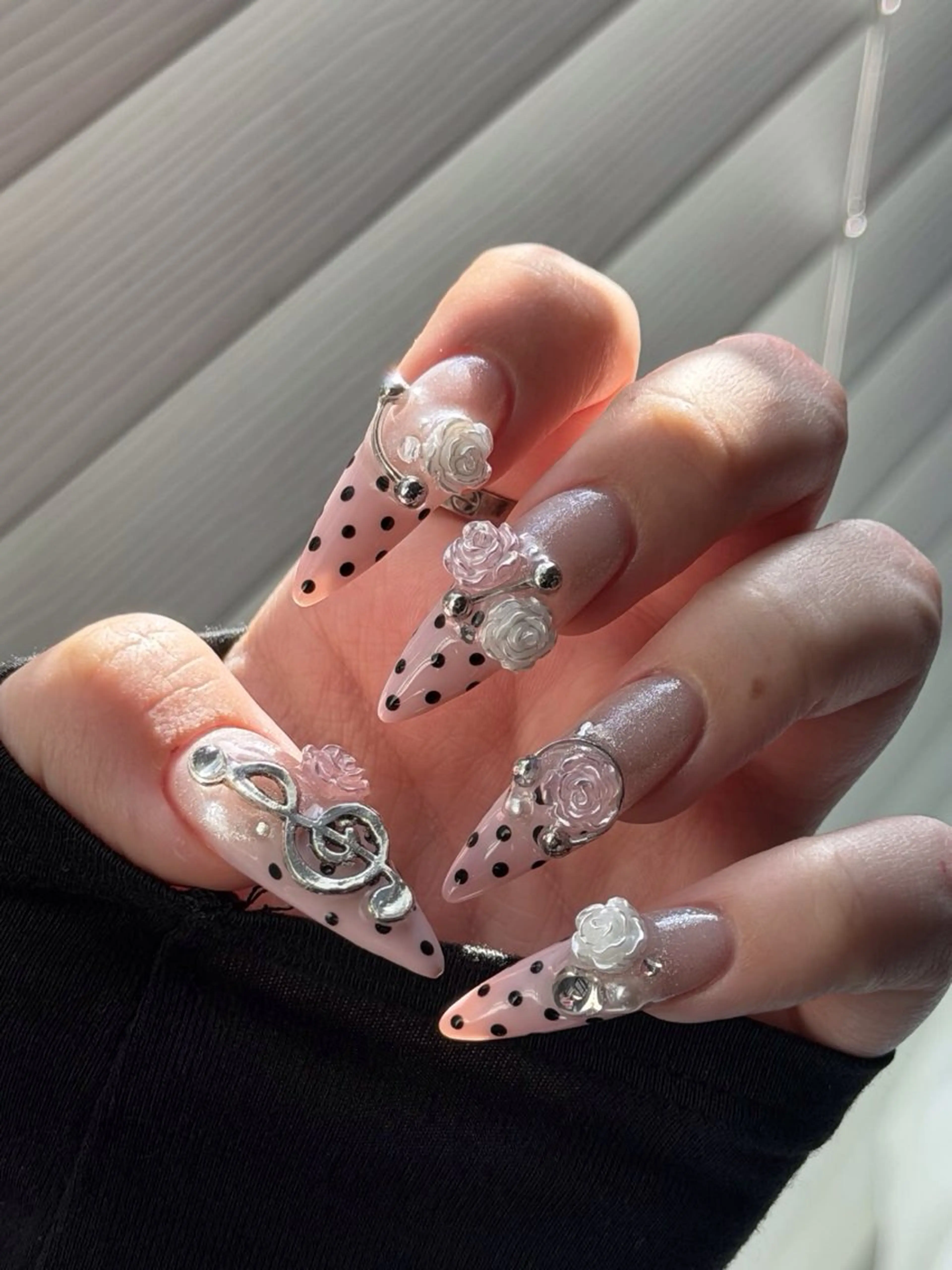 ネイル オーロラネイル ボルドー ブラウン 氷ネイル・うるうるネイル キラキラネイル ハンドネイル Sora  Nail 長さ出し専門店のネイルデザイン