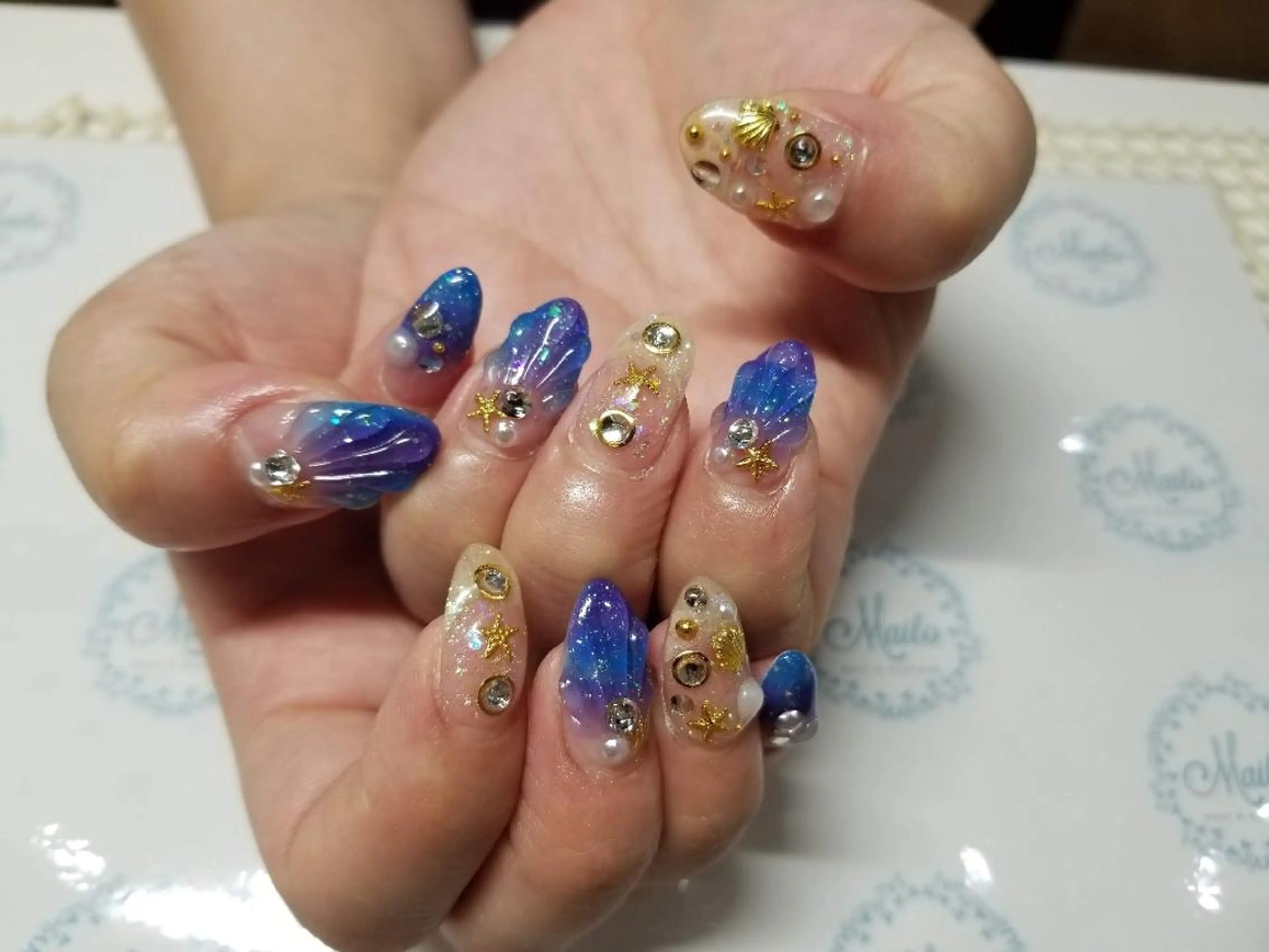 ネイル ネイルリボン 受付スタッフのネイルデザイン