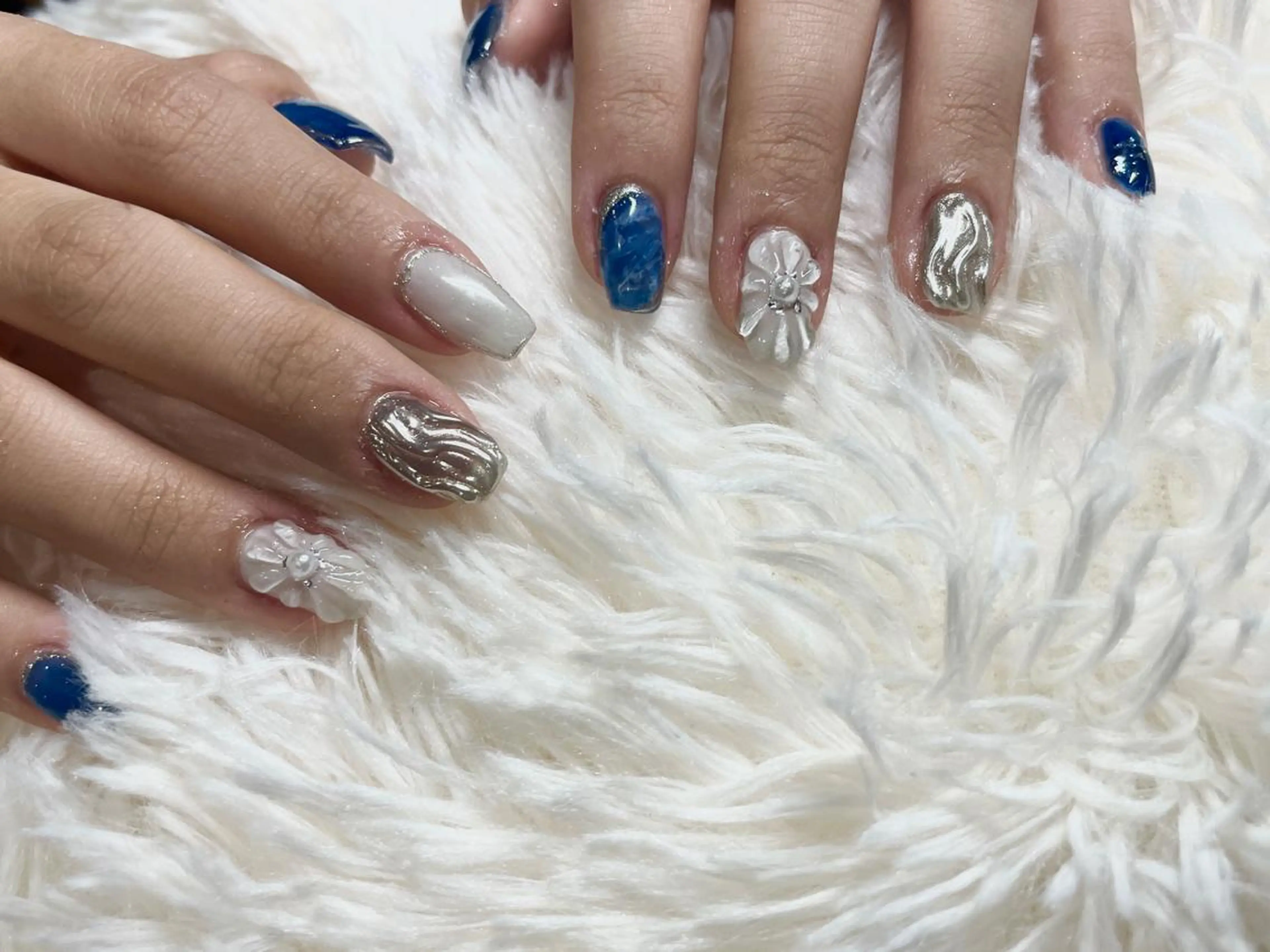 ネイル 成人式 フラワーネイル ミラーネイル ぷっくりネイル Whity所属・Whity kiriのネイルデザイン
