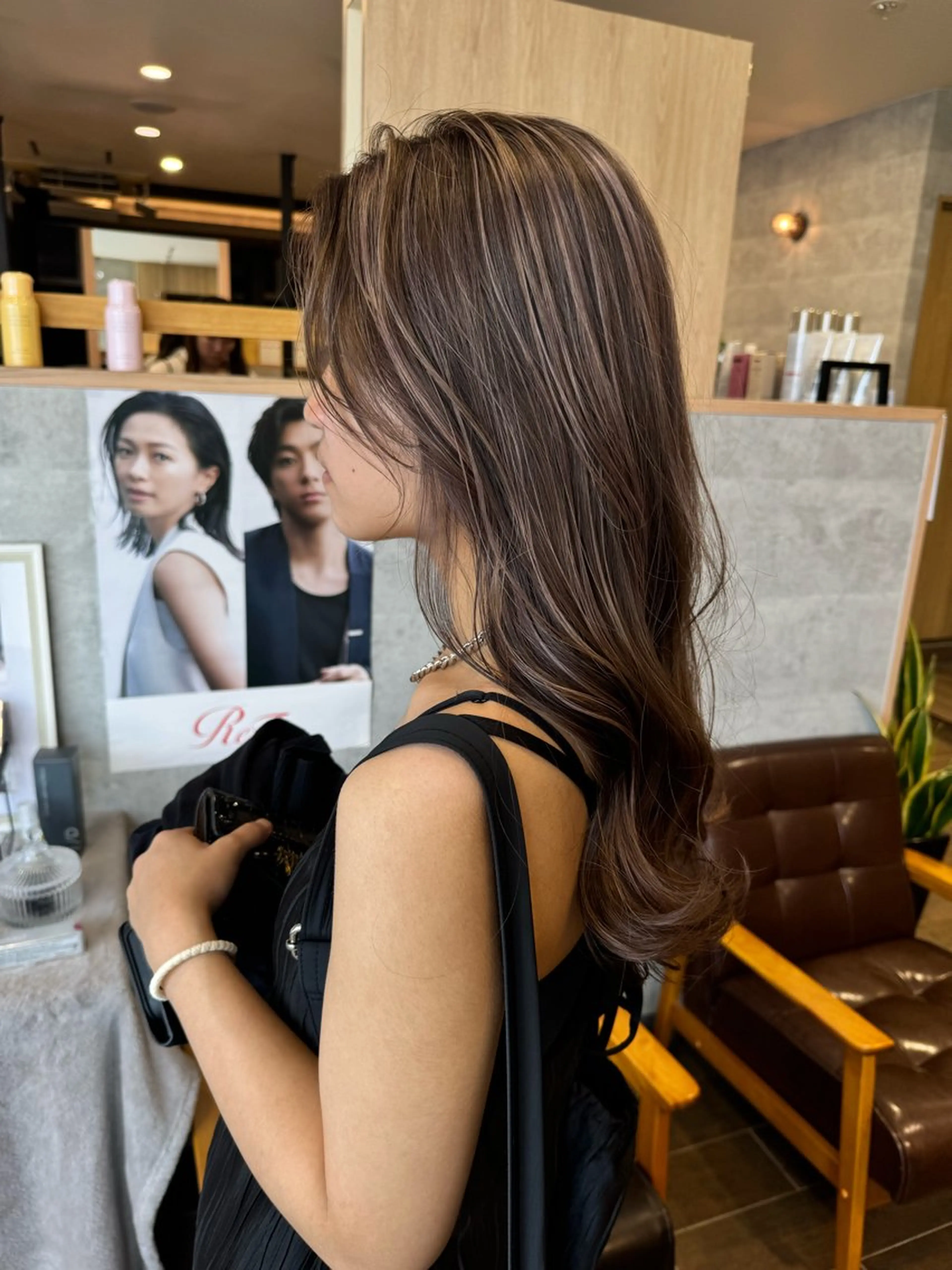 ロング ハイライト 山口 明日花のヘアスタイル