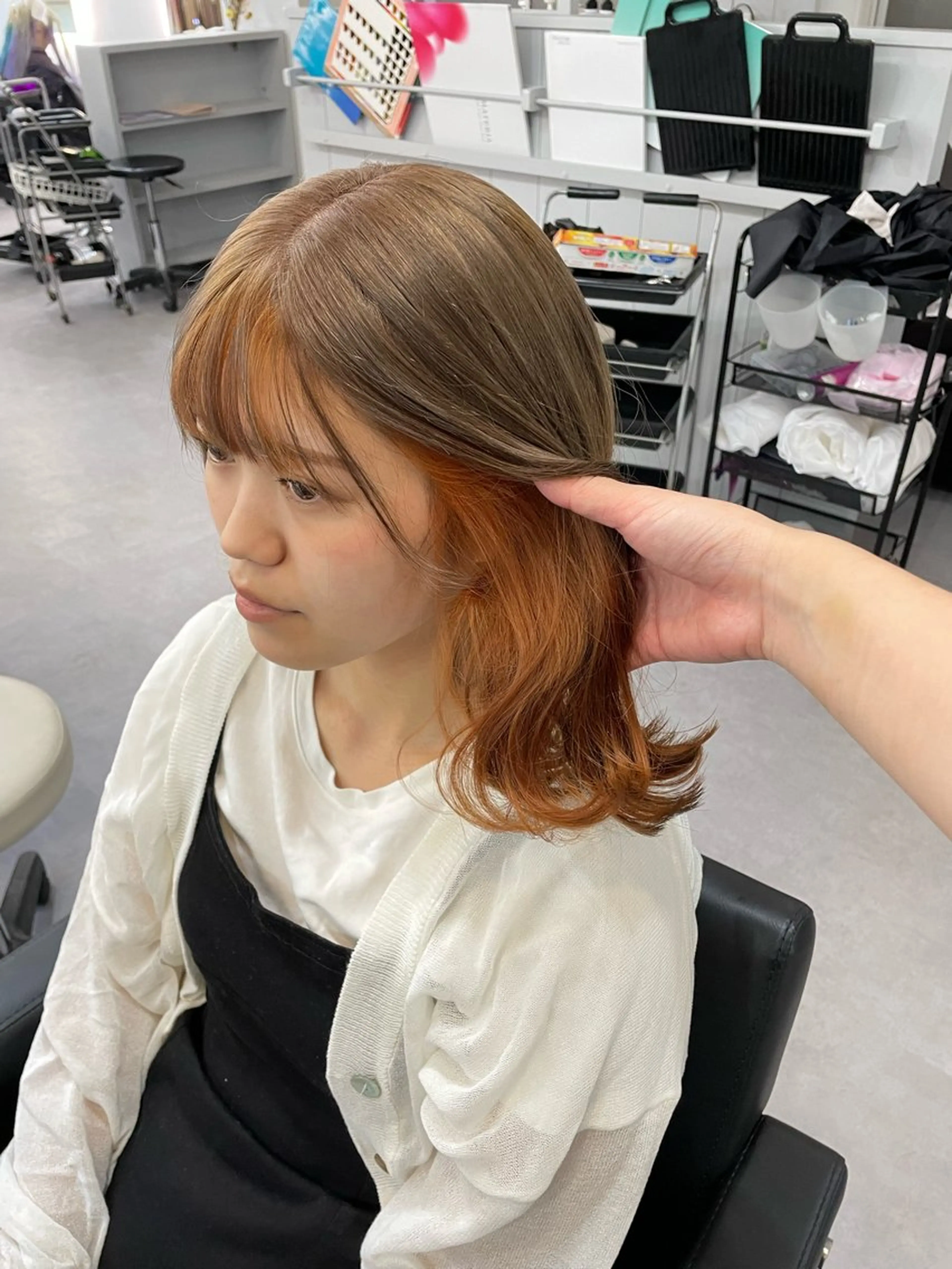 セミロング カラー ヘアアレンジ オレンジ Cielro/ダブル カラー/西田咲希のヘアスタイル