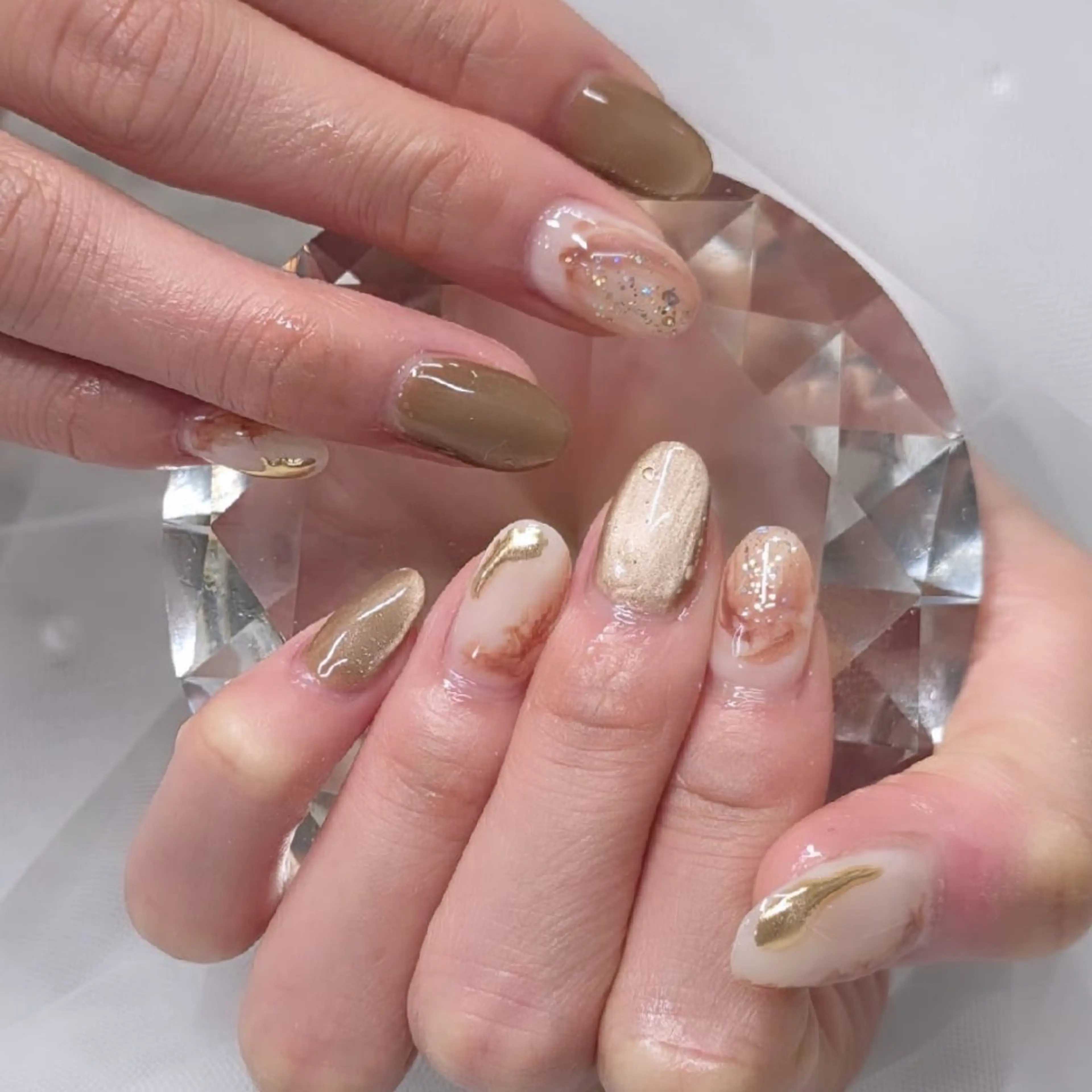 ネイル ニュアンスネイル nailsalon glow sayaのネイルデザイン