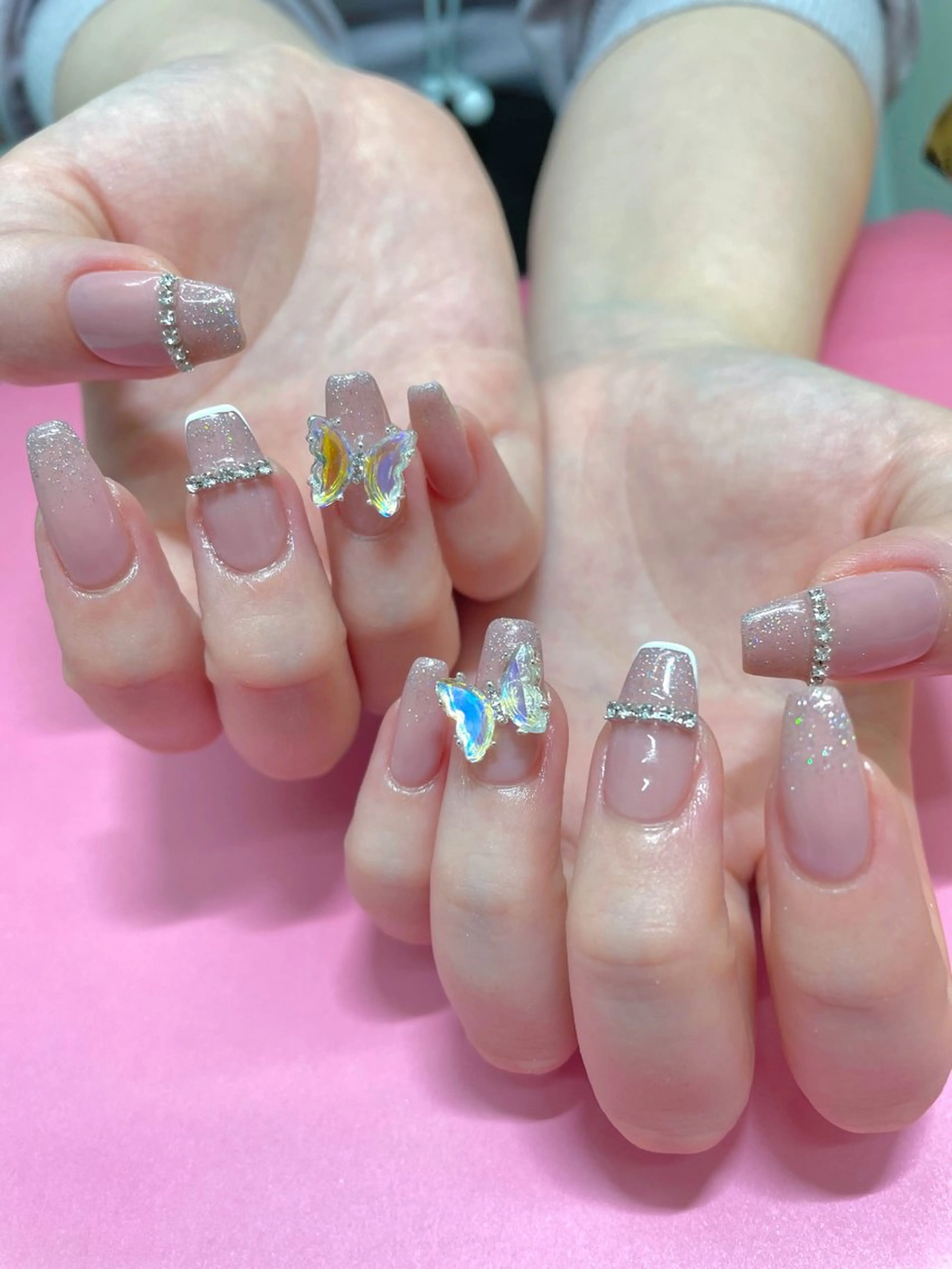 ネイル ハンドネイル 【OKIKA】 らん🦖🌈🧡のマツエク・マツパデザイン