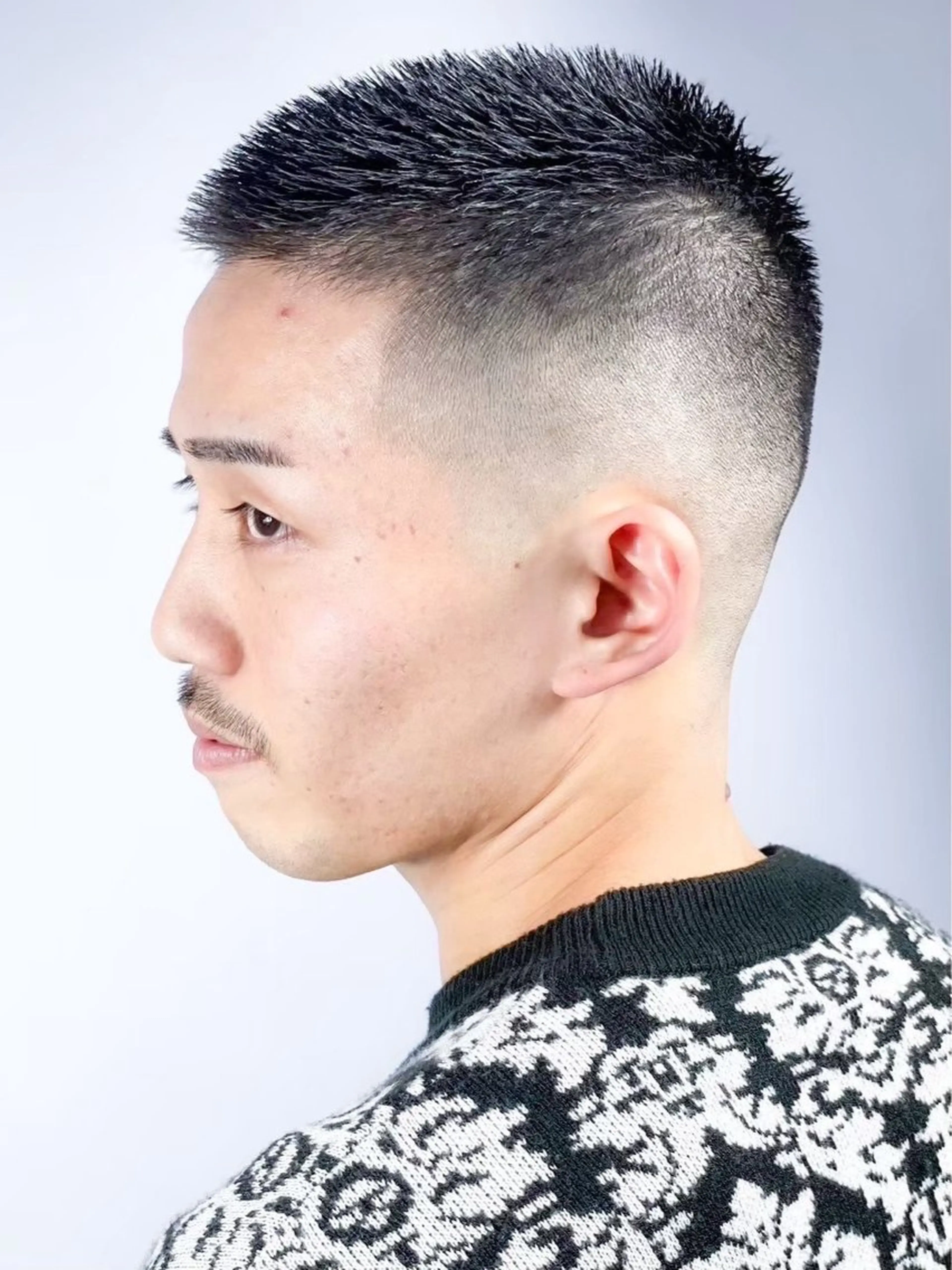 ショート メンズ フェードカット 對馬 虎太郎のヘアスタイル