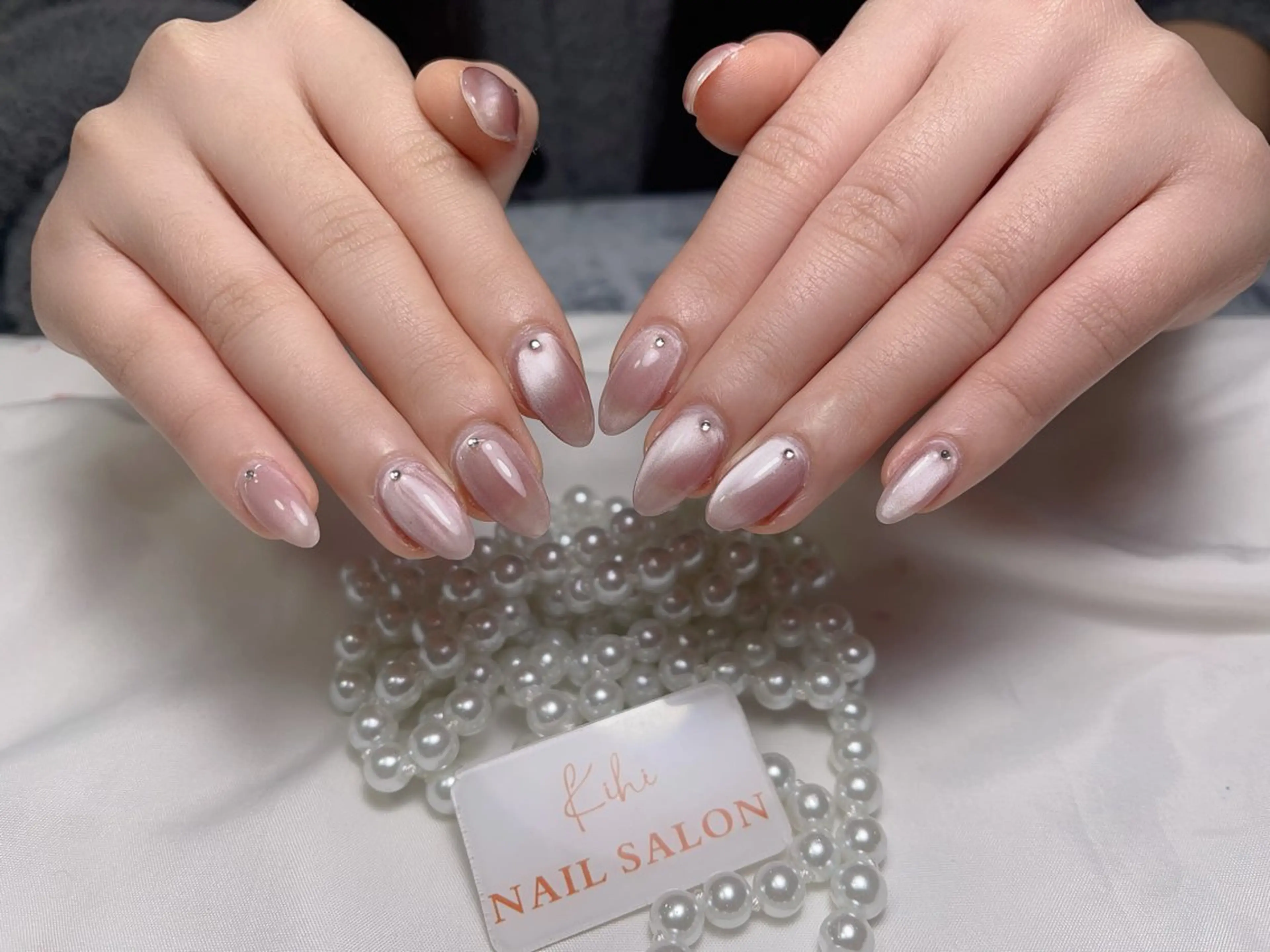 ネイル アートネイル フレンチネイル ジェルネイル グラデーション 韓国ネイル ハンドネイル 💕鈴木ユリ パラジェル/オフ無料のネイルデザイン