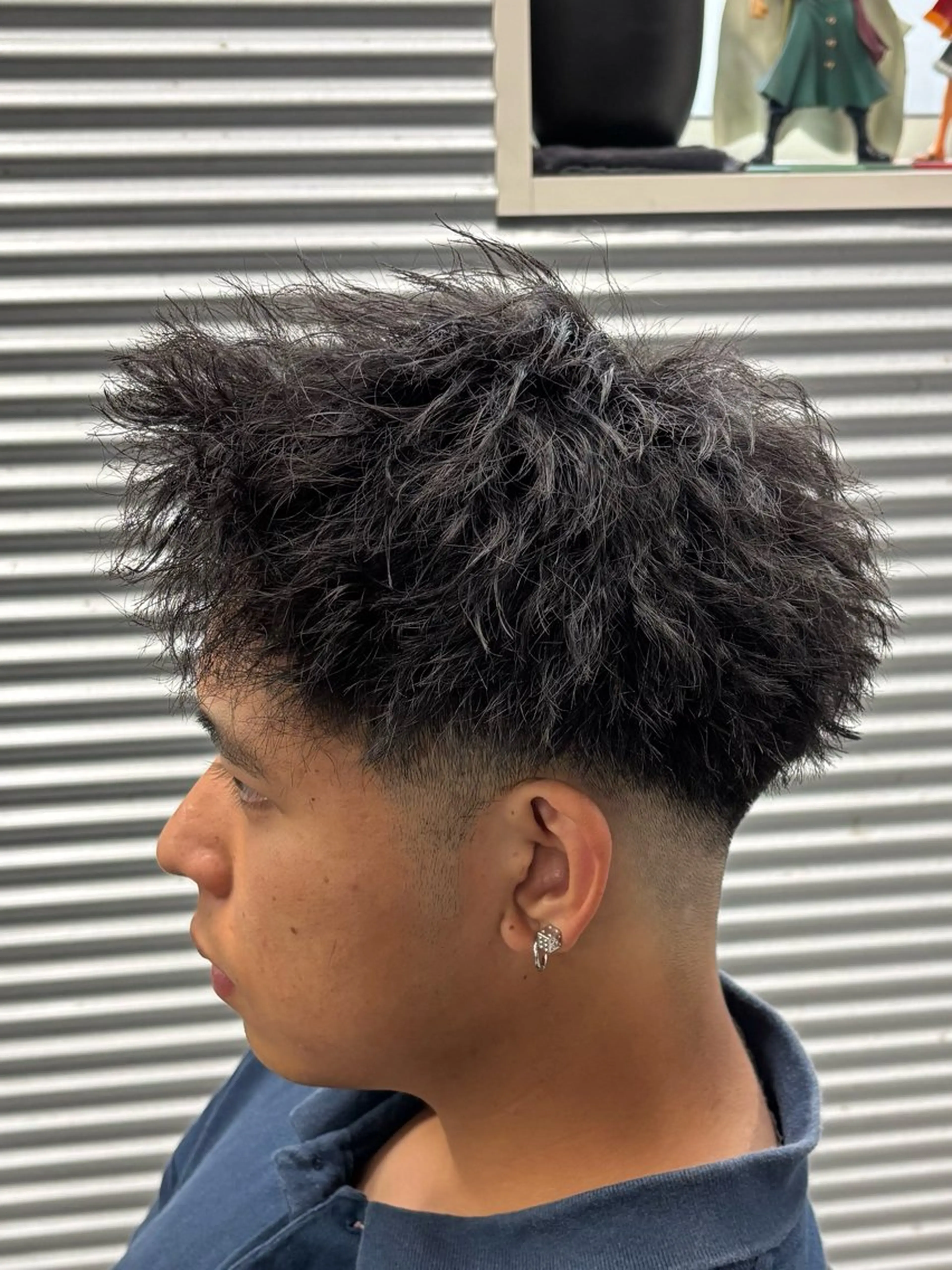 ショート パーマ メンズ メンズパーマ メンズツイストパーマ ツイストパーマ カット パーマ トリートメント 波巻き/ツイスパ/ 短髪/鈴木俊也のヘアスタイル