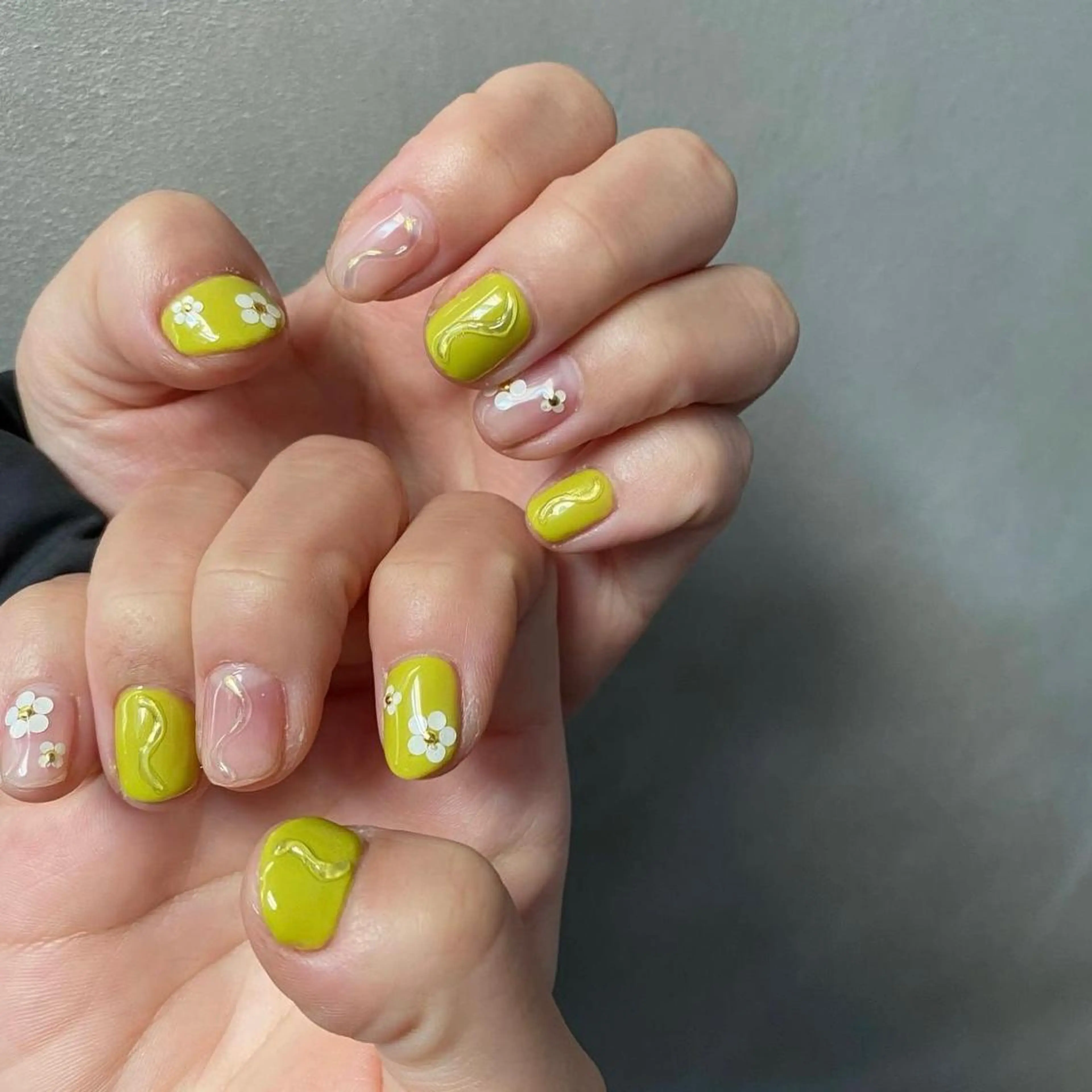 ネイル ニュアンスネイル ピスタチオネイル シンプルネイル 春ネイル nailist SAYAのネイルデザイン