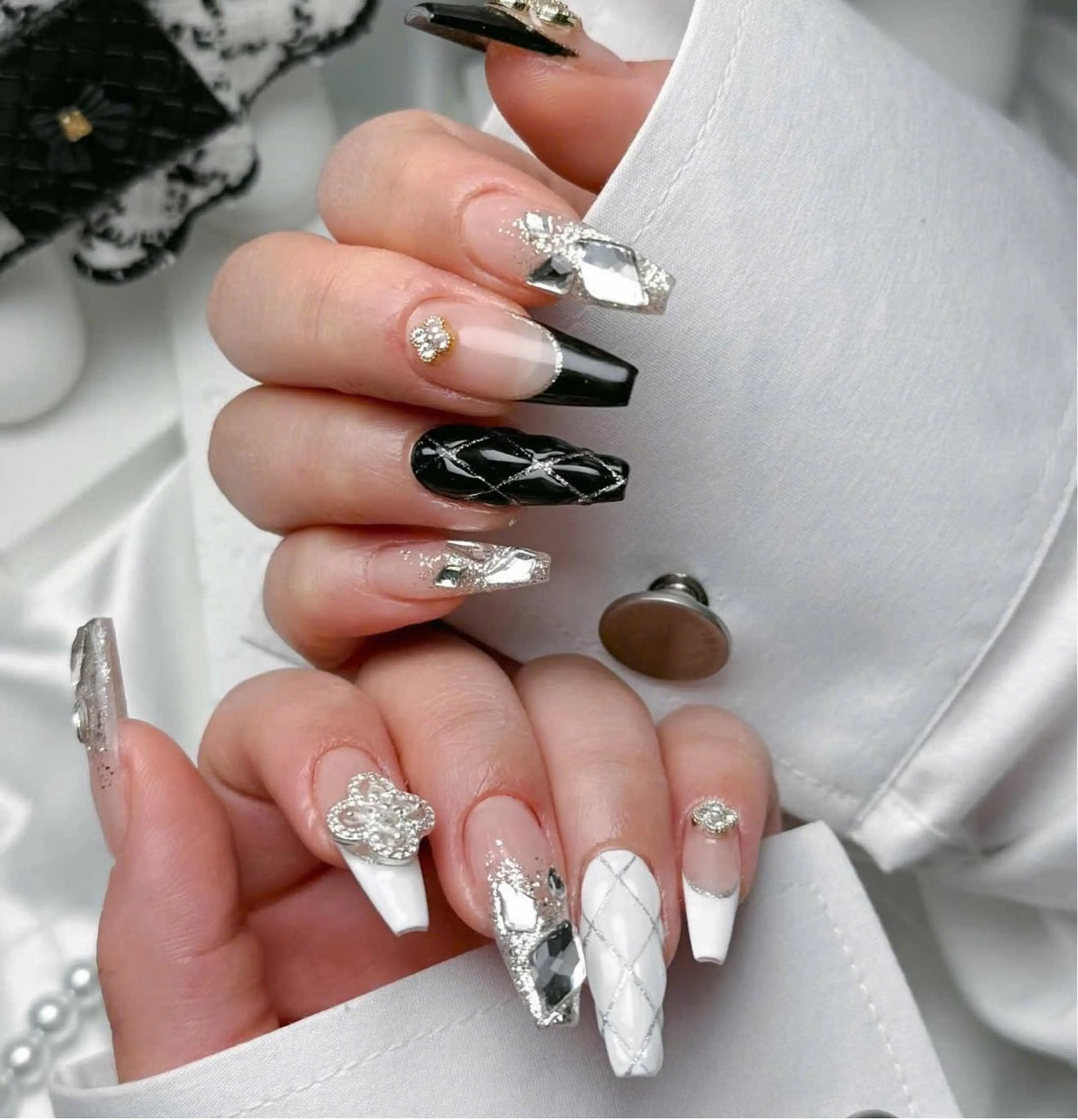 ネイル フレンチネイル キラキラネイル マグネットネイル ミラーネイル ニュアンスネイル MeiMei Nail モデル募集のネイルデザイン