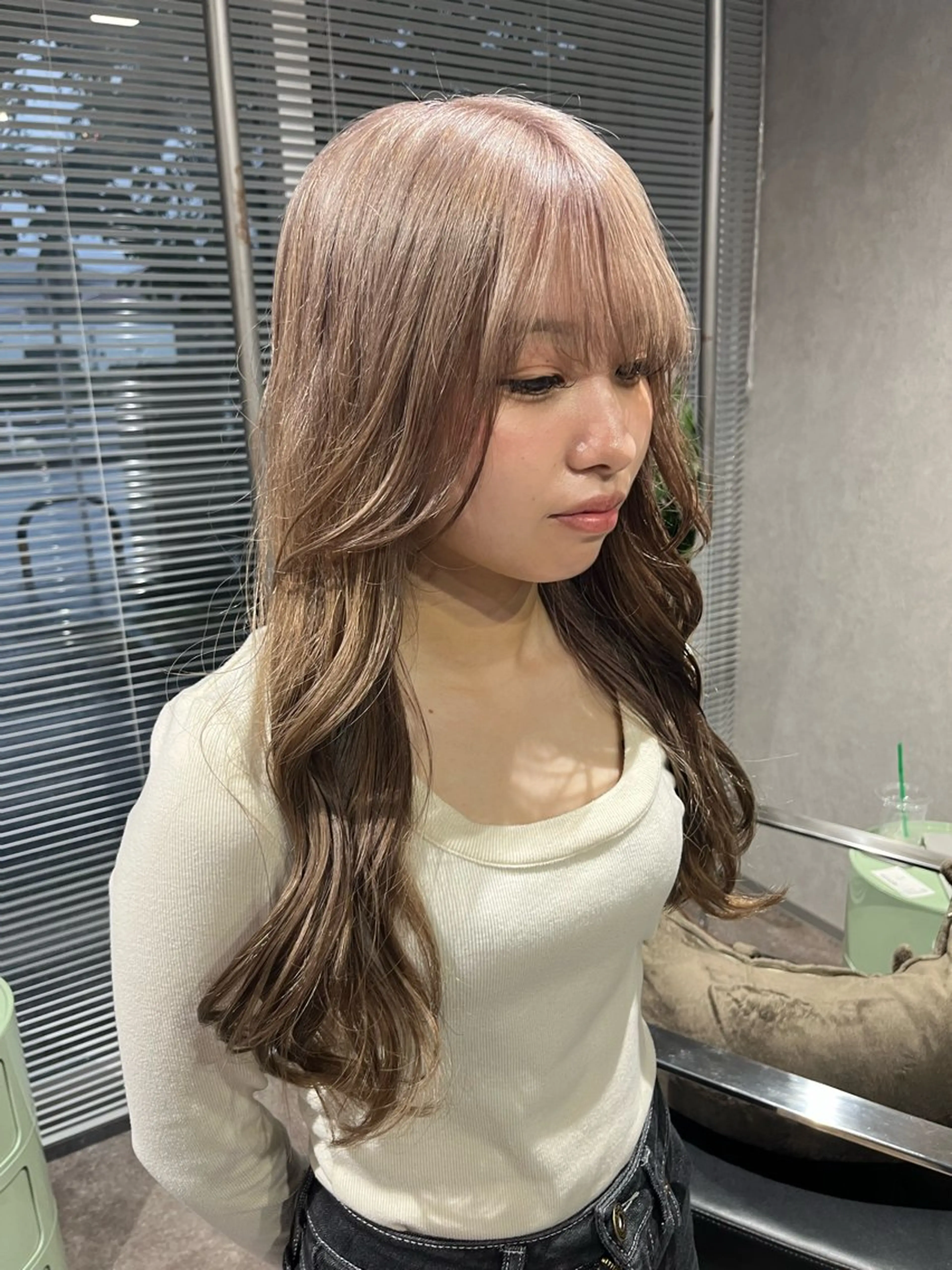 ブリーチリタッチ＋透明感カラー＋似合わせカット＋トリートメント💫🎀雰囲気あるモードなstyleもお任せ下さい👢の写真