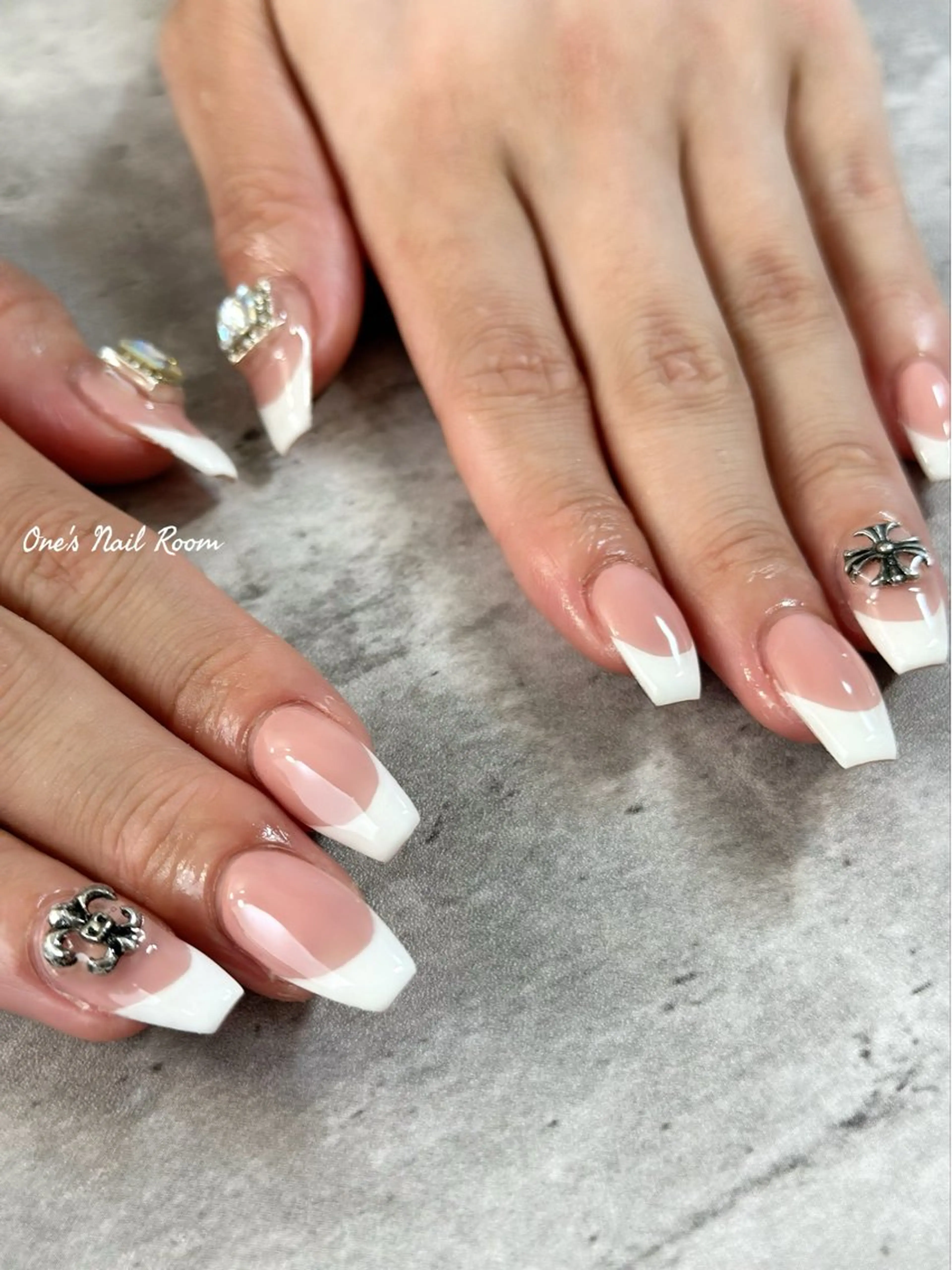 ネイル ハンドネイル One's Nail Roomのネイルデザイン