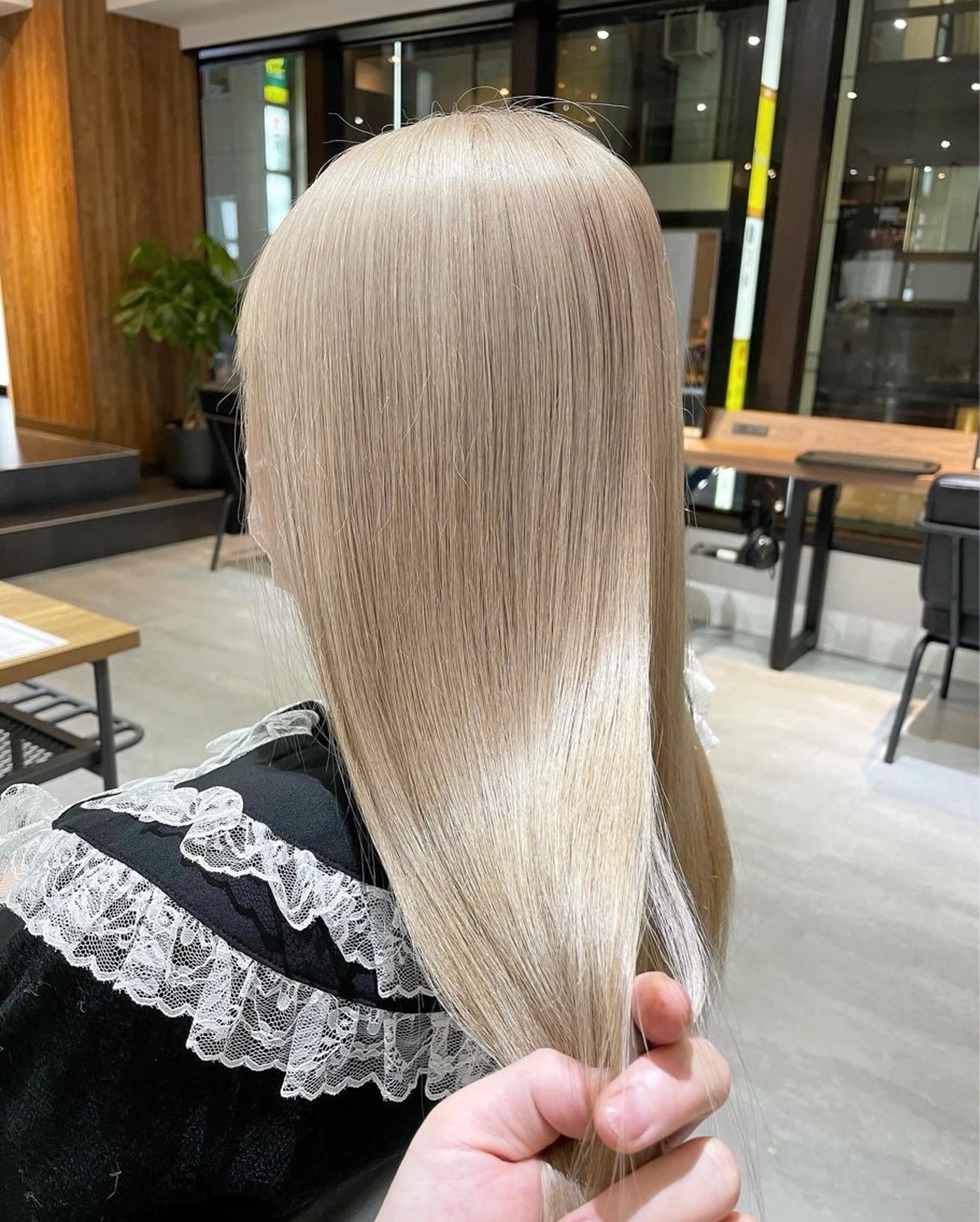 ロング カラー ベージュカラー ハイトーンカラー KEISUKE🐶 カラー✨エクステのヘアスタイル