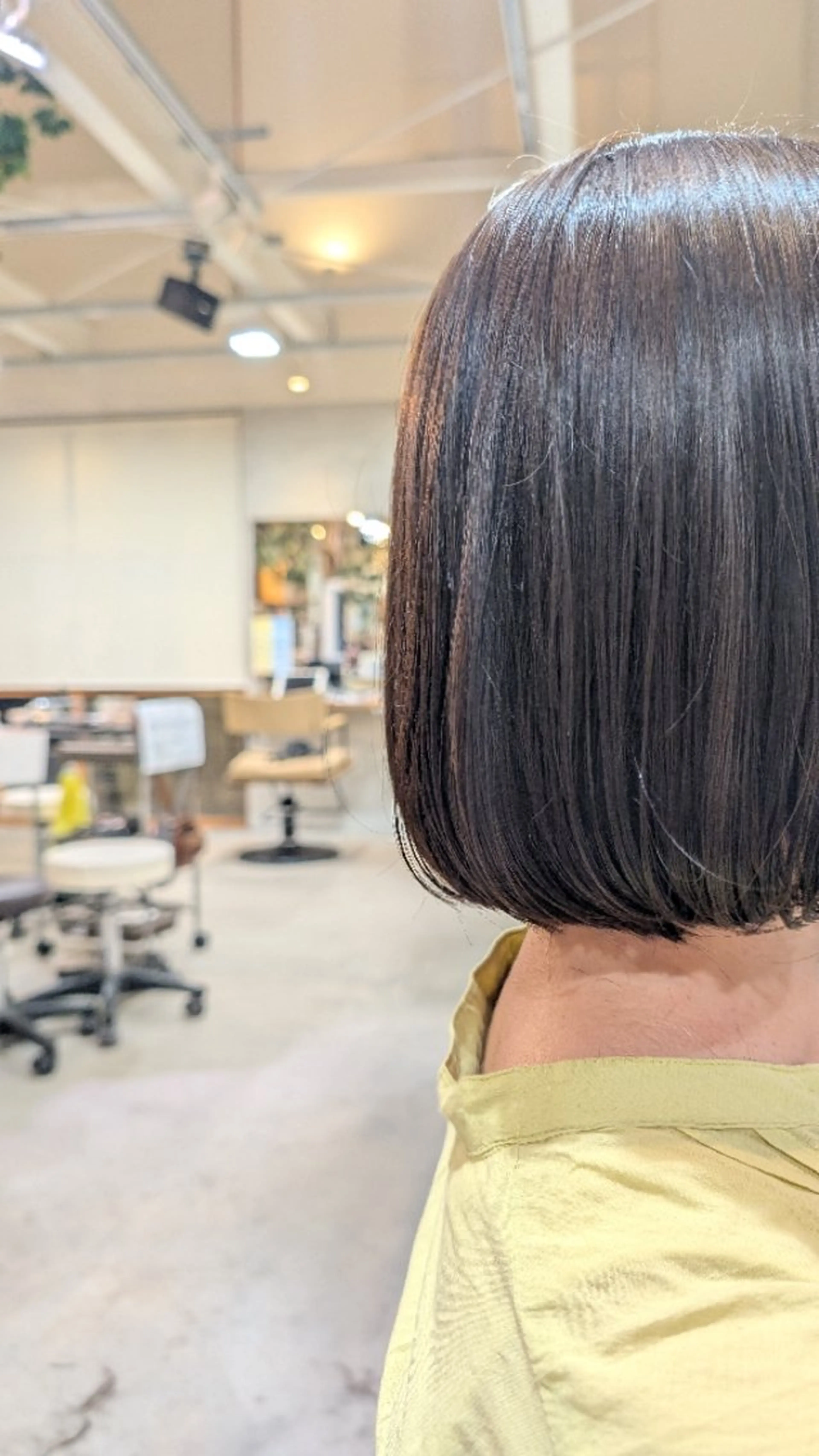 ミディアム 切りっぱなしボブ ボブ 【女性限定】 しおりのヘアスタイル