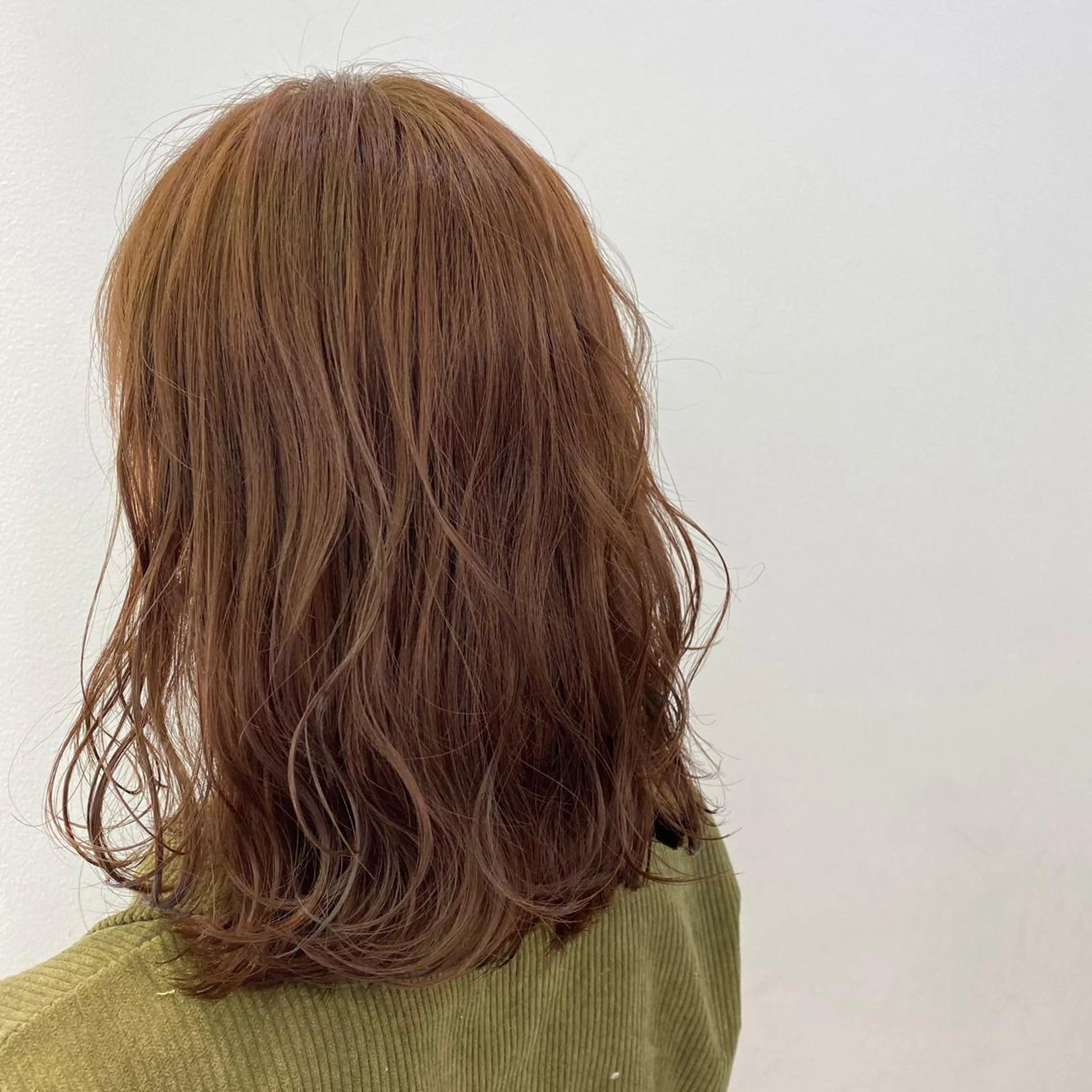セミロング カラー 渡邊 唯のヘアスタイル