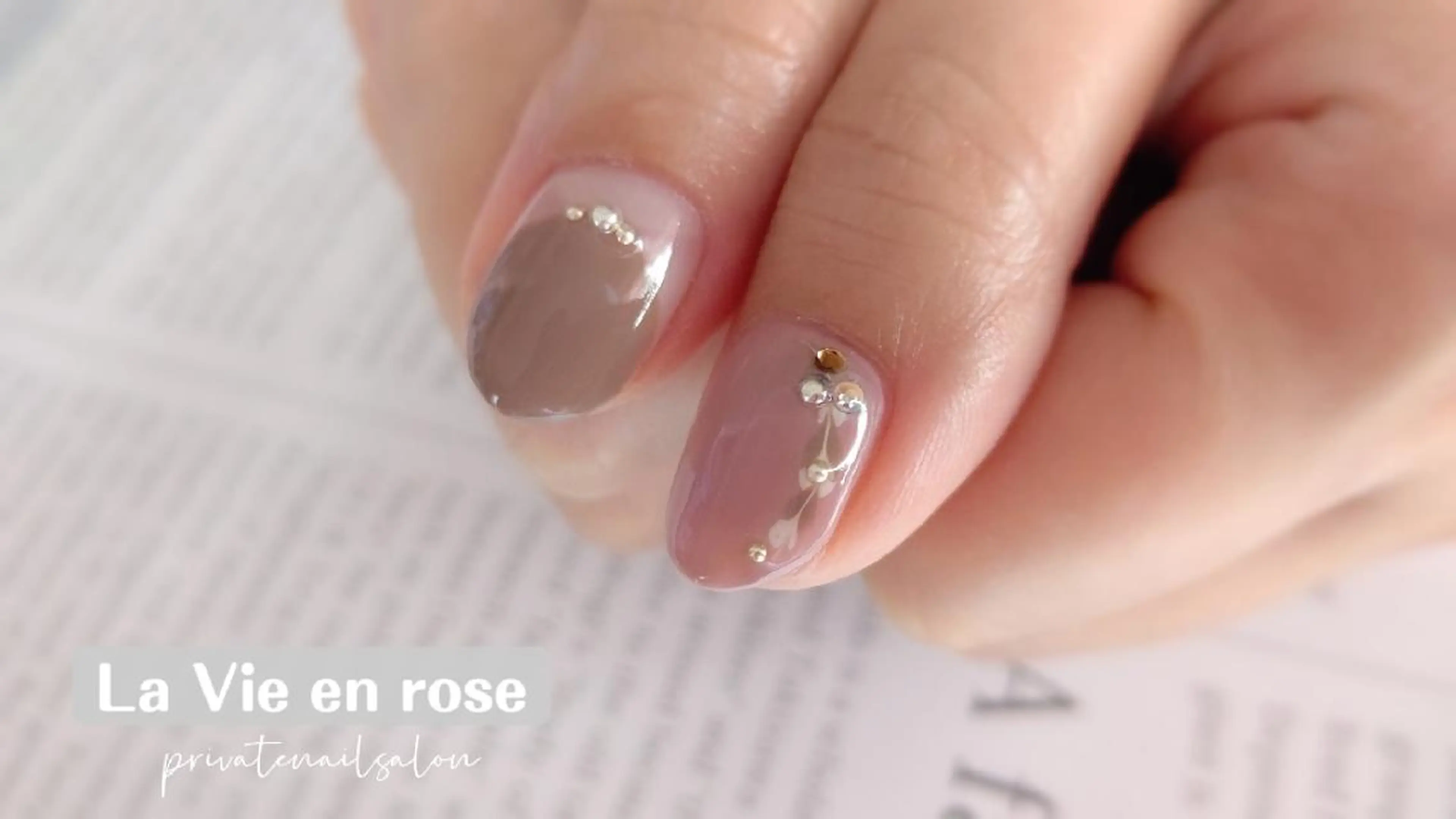 ネイル ラヴィアン ローズのネイルデザイン