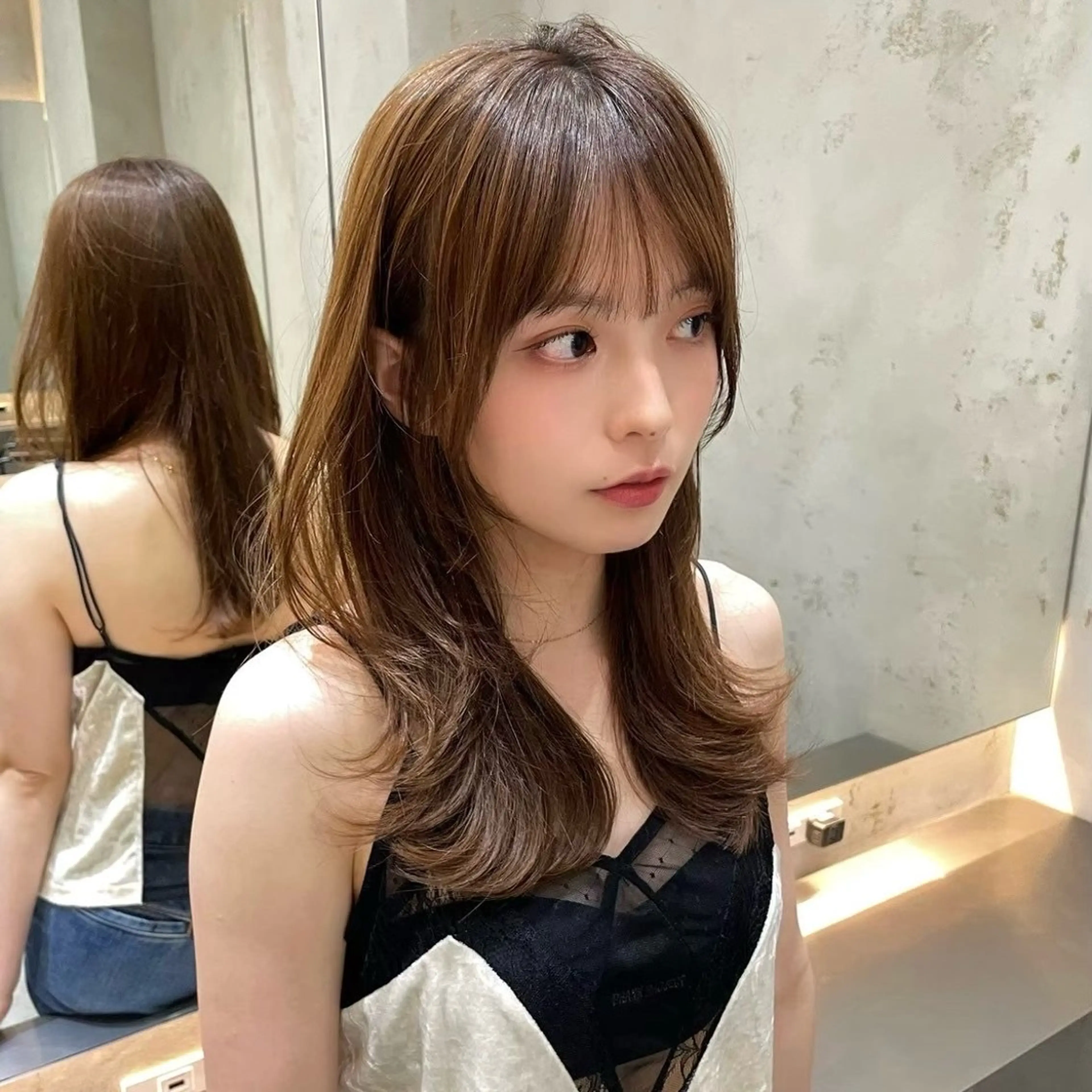 ミディアム カラー 外ハネヘア ヘアカラー トリートメント 透明感カラー/ りおのヘアスタイル