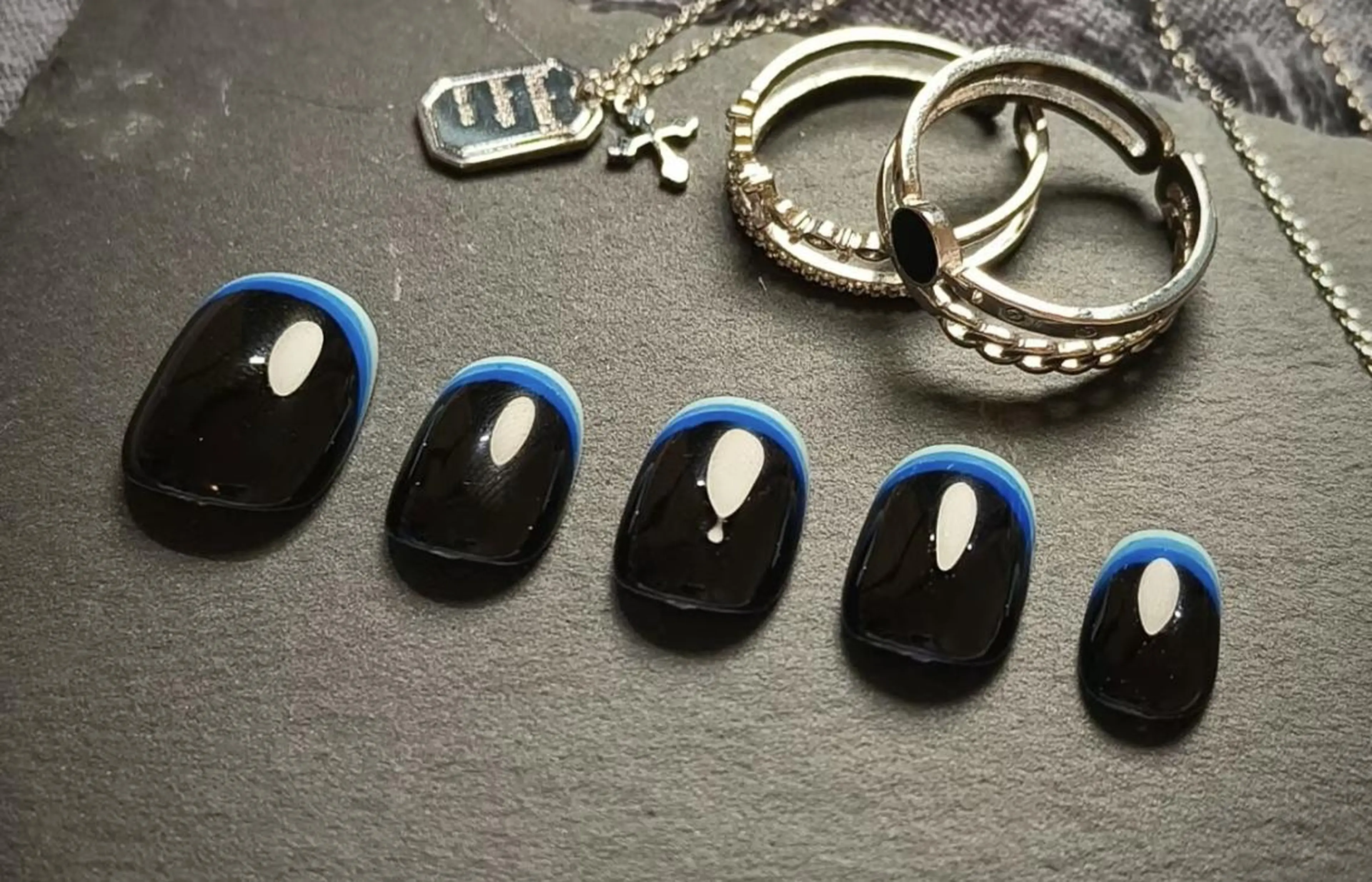 ネイル VIVIAN エイのネイルデザイン