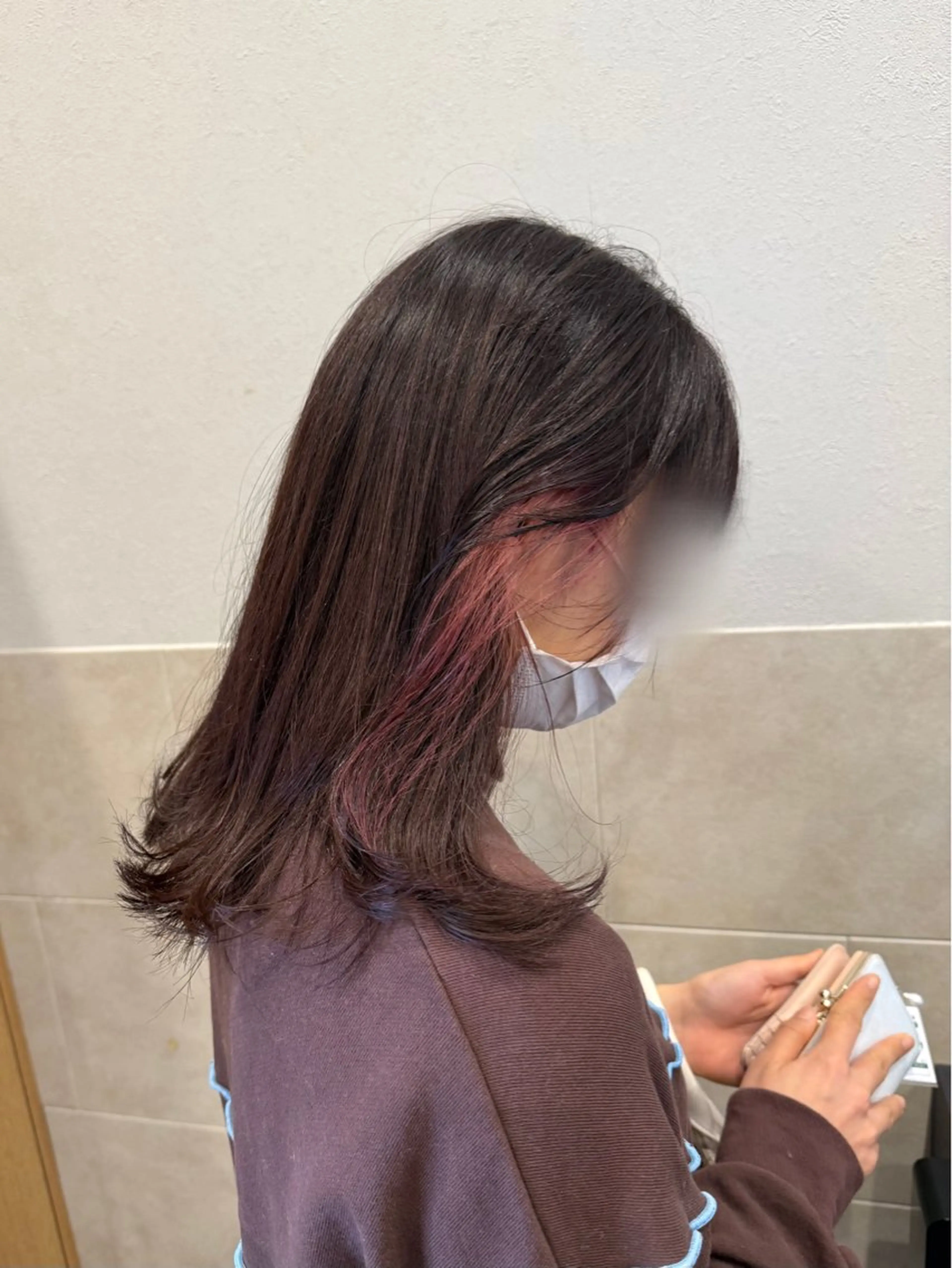 ロング カラー イヤリングカラー インナーカラー カット ヘアカラー トリートメント 山口 玖瑠美のヘアスタイル