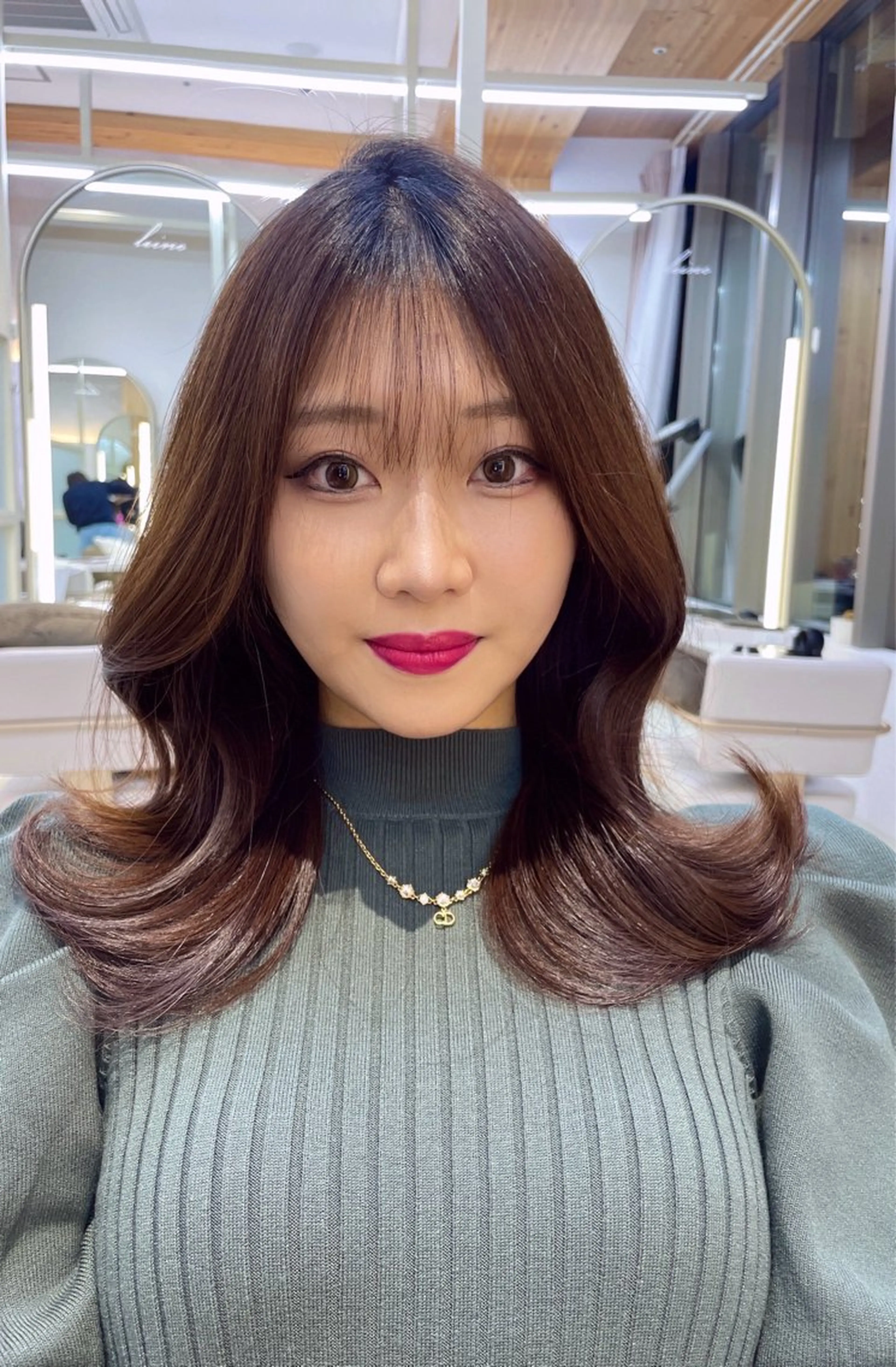 ミディアム レイヤー/顔周り /透明感/TAKUのヘアスタイル