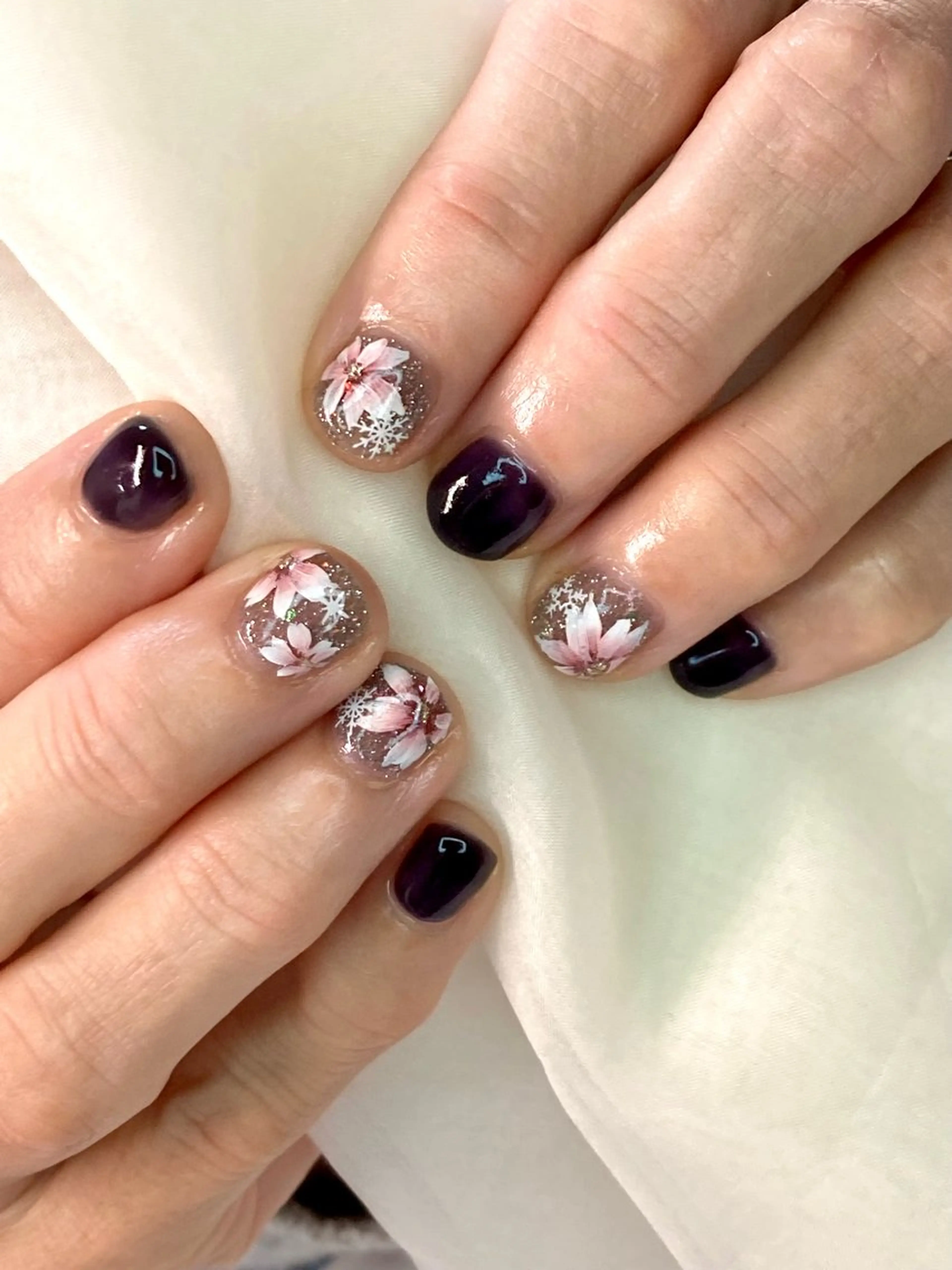 ネイル ショートネイル 冬ネイル クリスマス ハンドネイル nail salon アルストロメリアのネイルデザイン