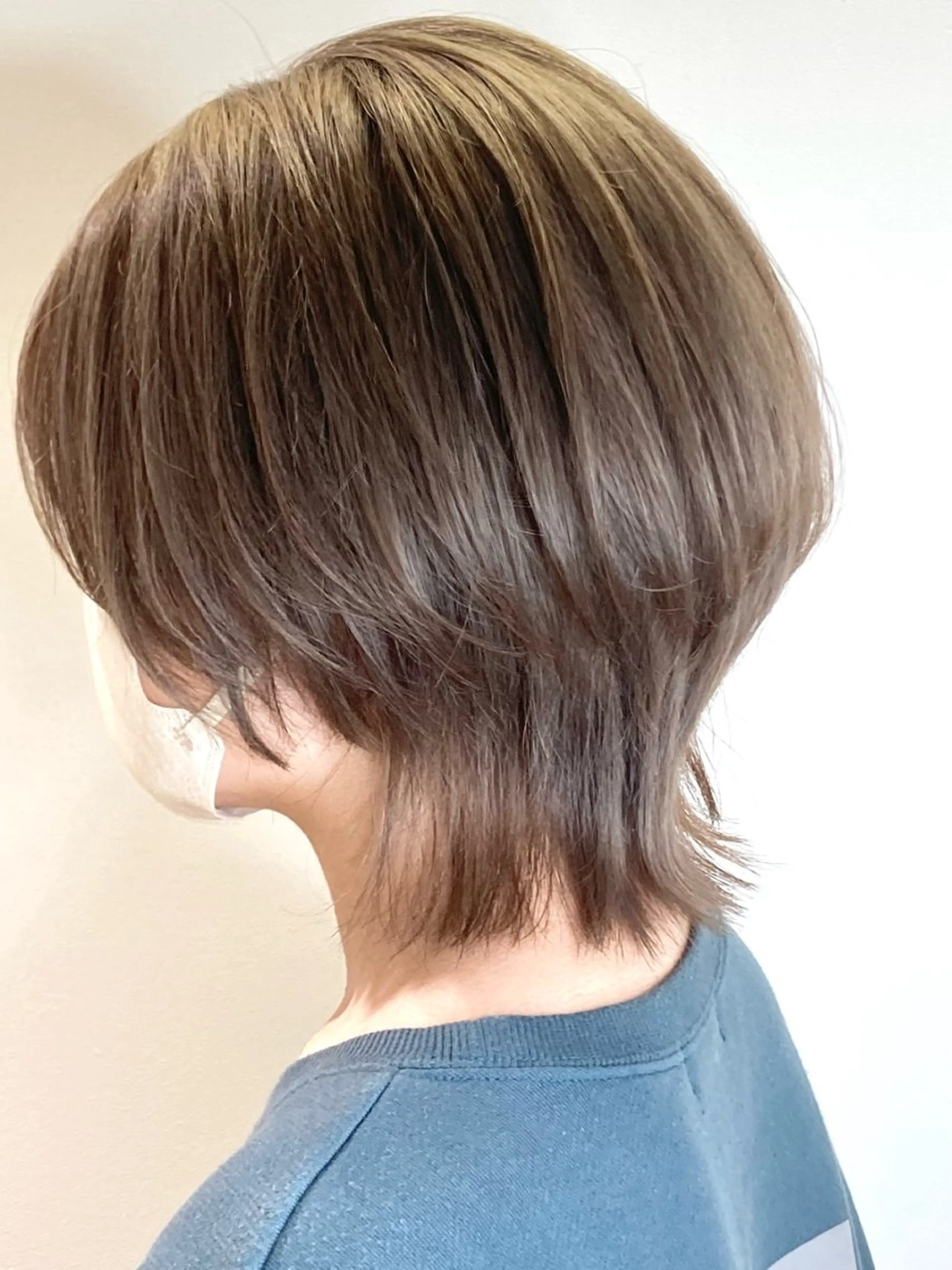 ミディアム カラー ベージュカラー 透明感カラー くびれヘア くびれレイヤー レイヤーカット 髪質改善/艶カラー 縮毛矯正/みほのヘアスタイル