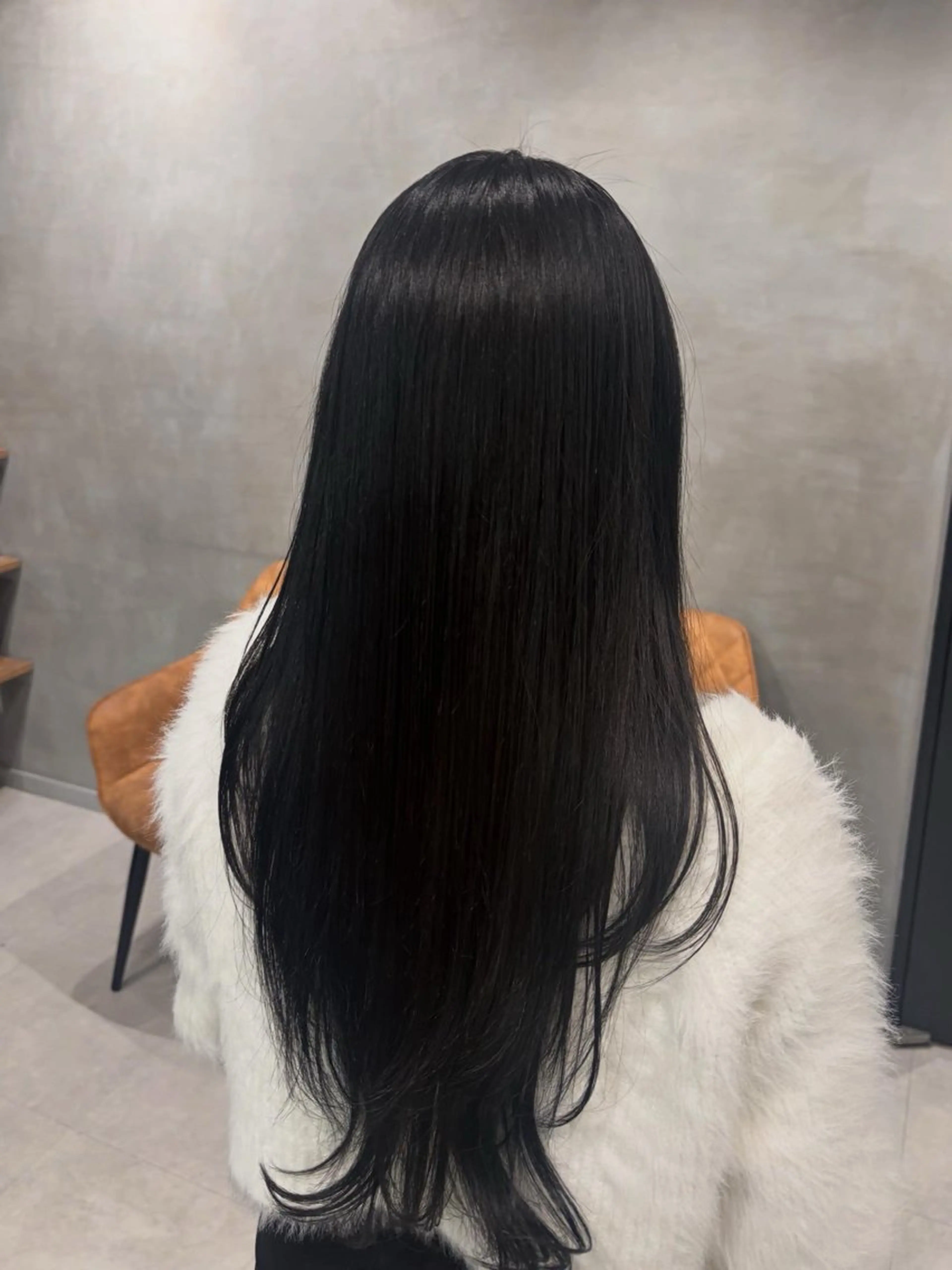 ロング カラー 黒髪 ブルーカラー ブルーブラック 透明感カラー 似合わせカット ヘアカラー トリートメント うる艶カラー✨️ 耳ツボ💠mamiのヘアスタイル
