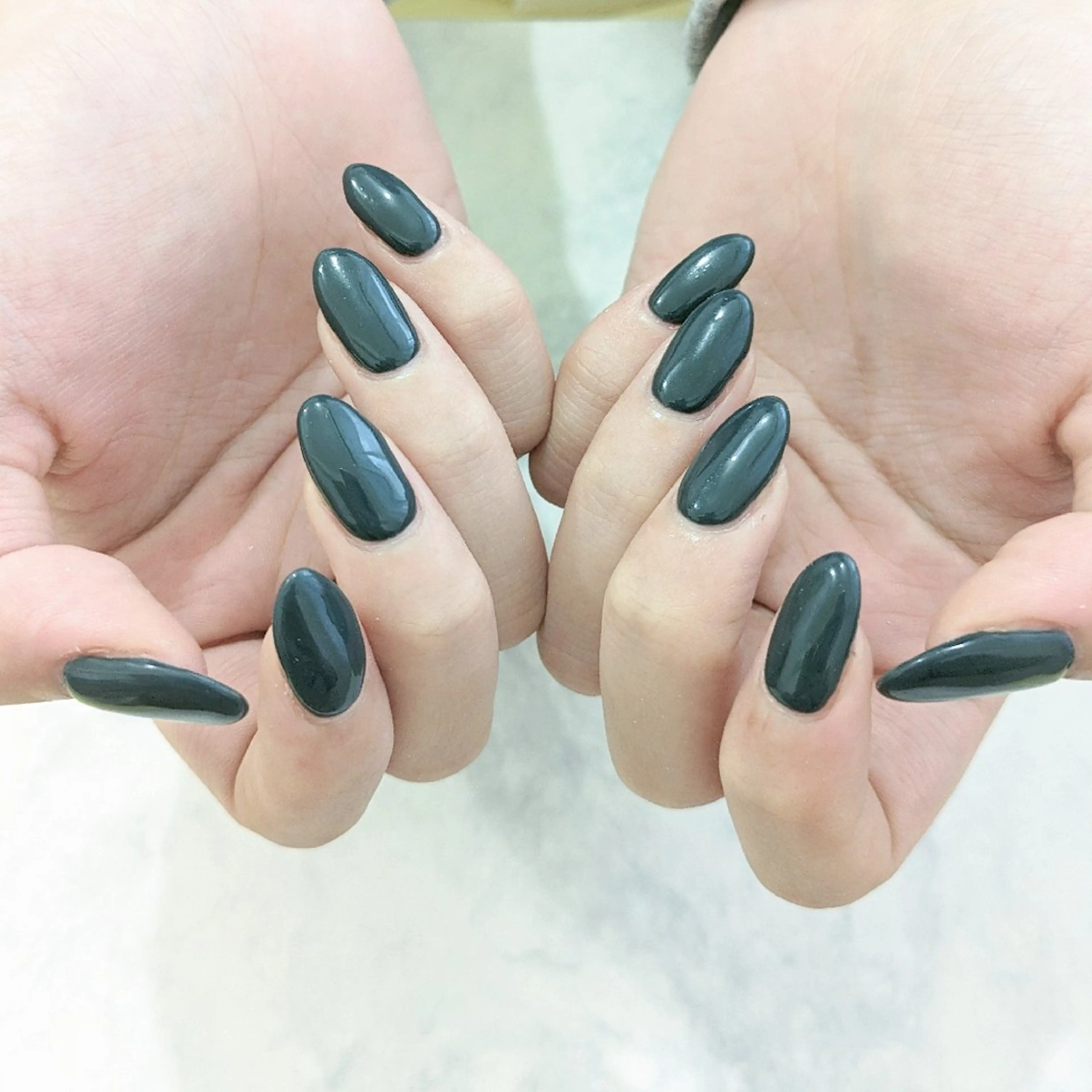 ネイル ワンカラーネイル Gerbera Nailistのネイルデザイン