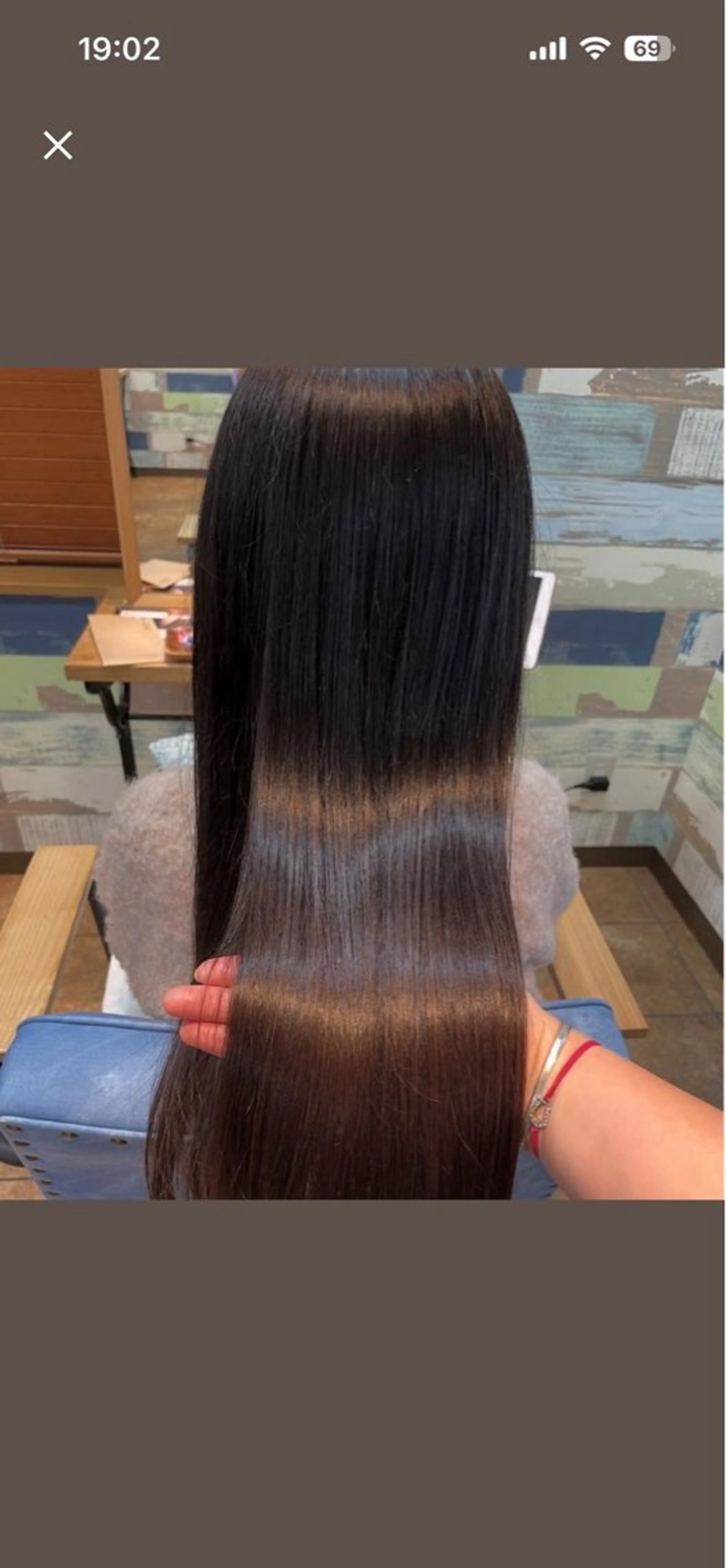 ロング 穐山 春佳のヘアスタイル