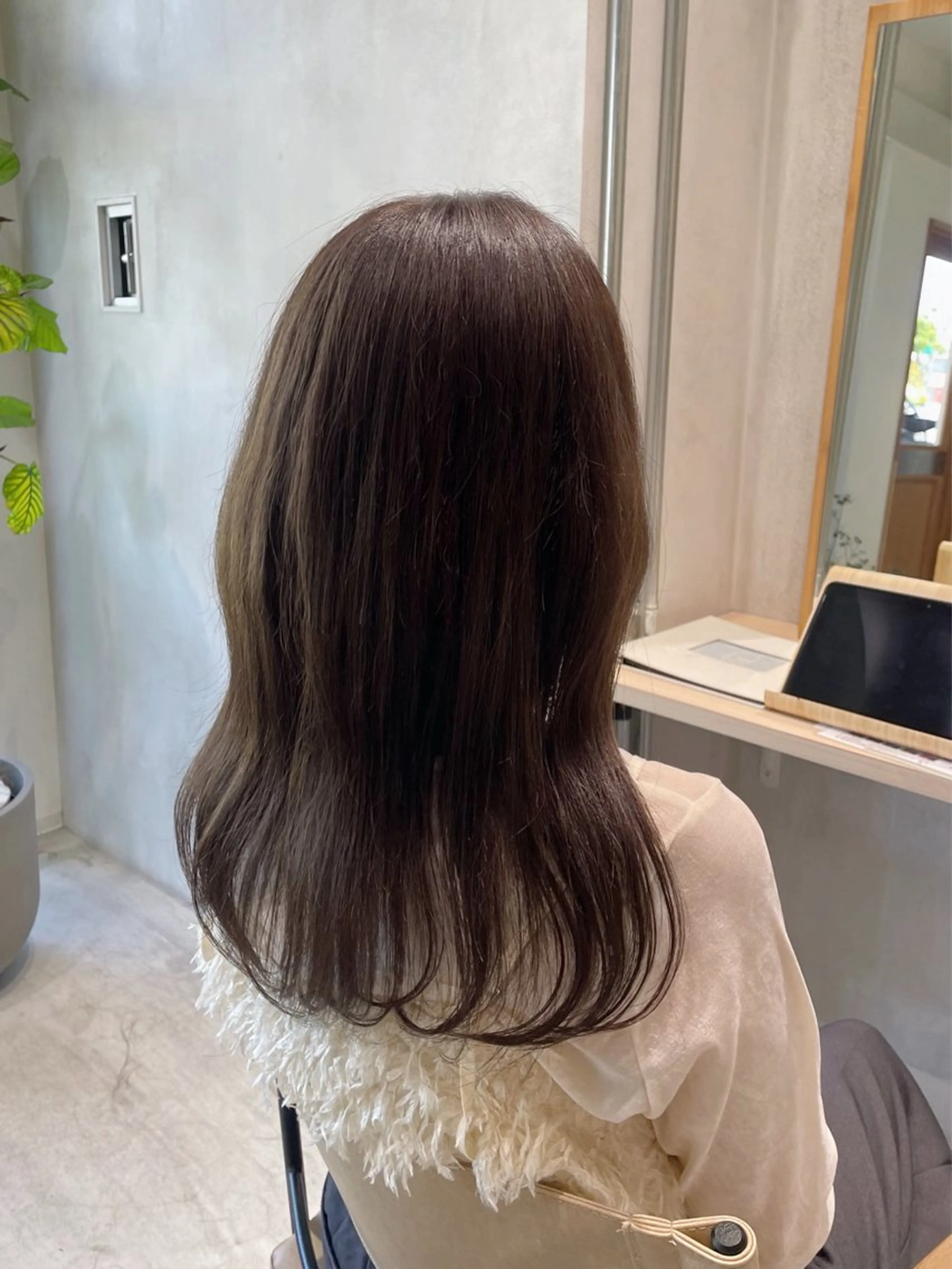 セミロング アッシュ アッシュブラウン レイヤーカット レイヤーカット 🌿 濱野玲奈のヘアスタイル