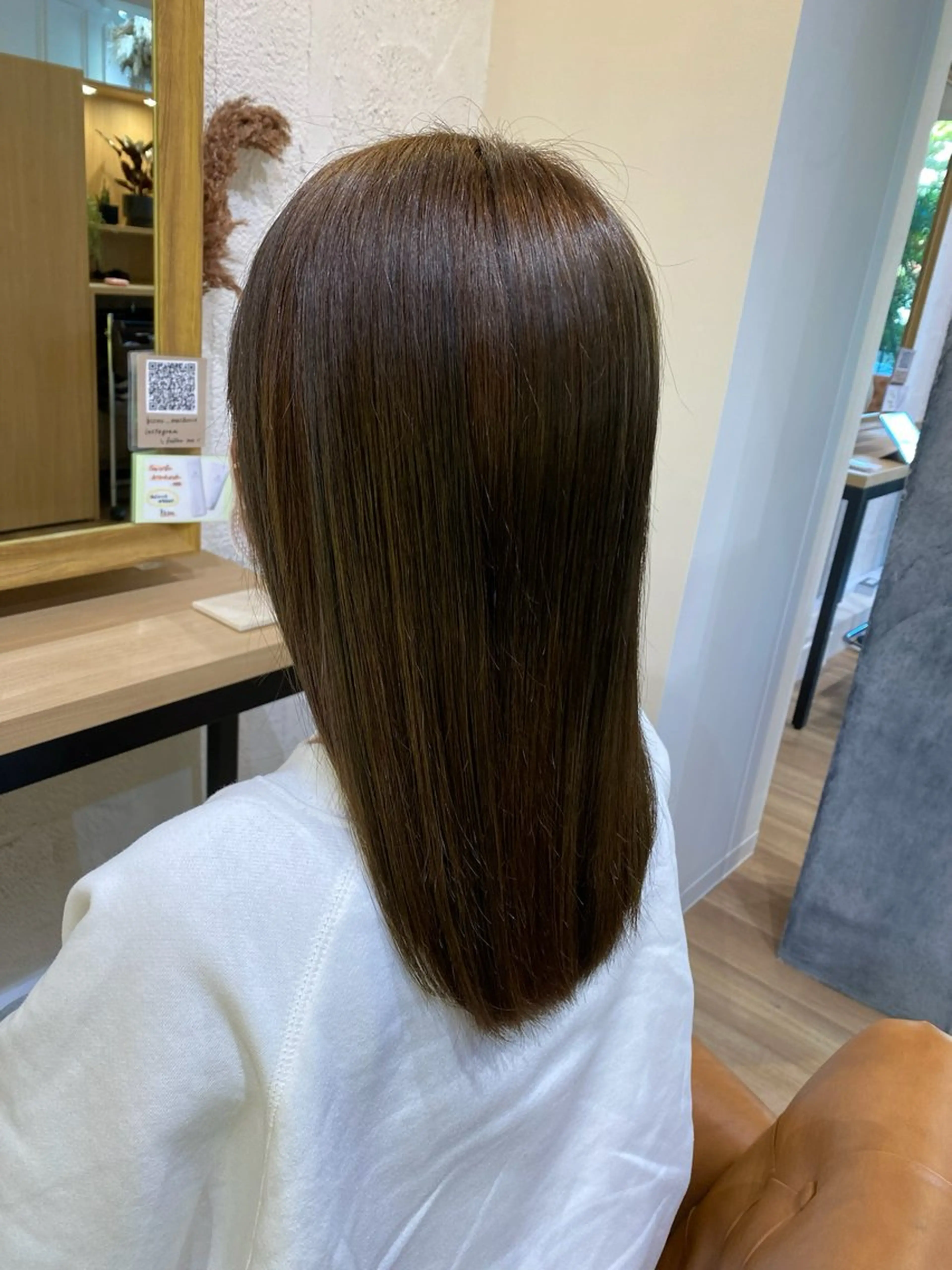 セミロング カラー 大島 瑞穂　ビズヘアーのマツエク・マツパデザイン