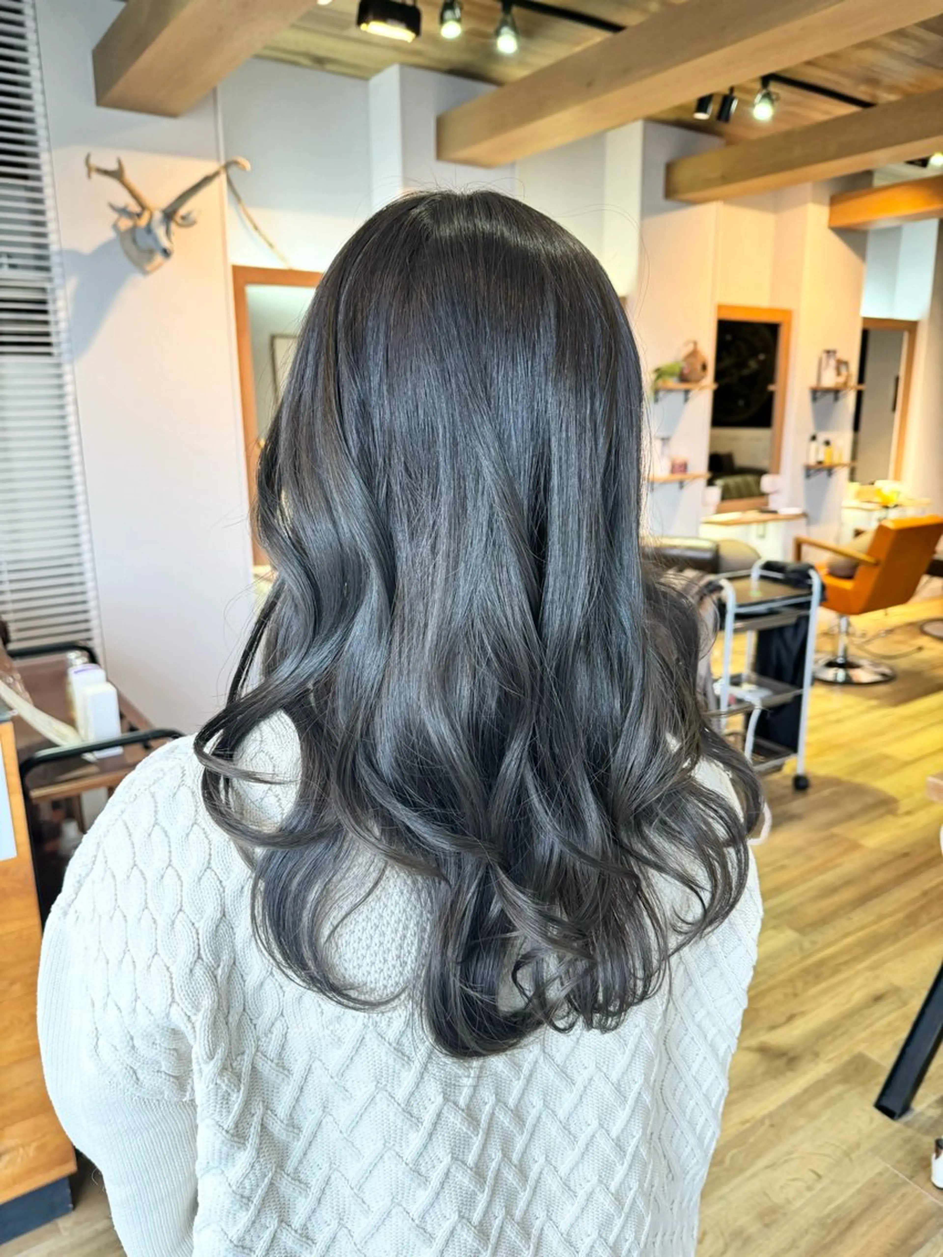 ロング カラー グレージュ オリーブグレージュ オリーブグレー ツキダテ ユイのヘアスタイル