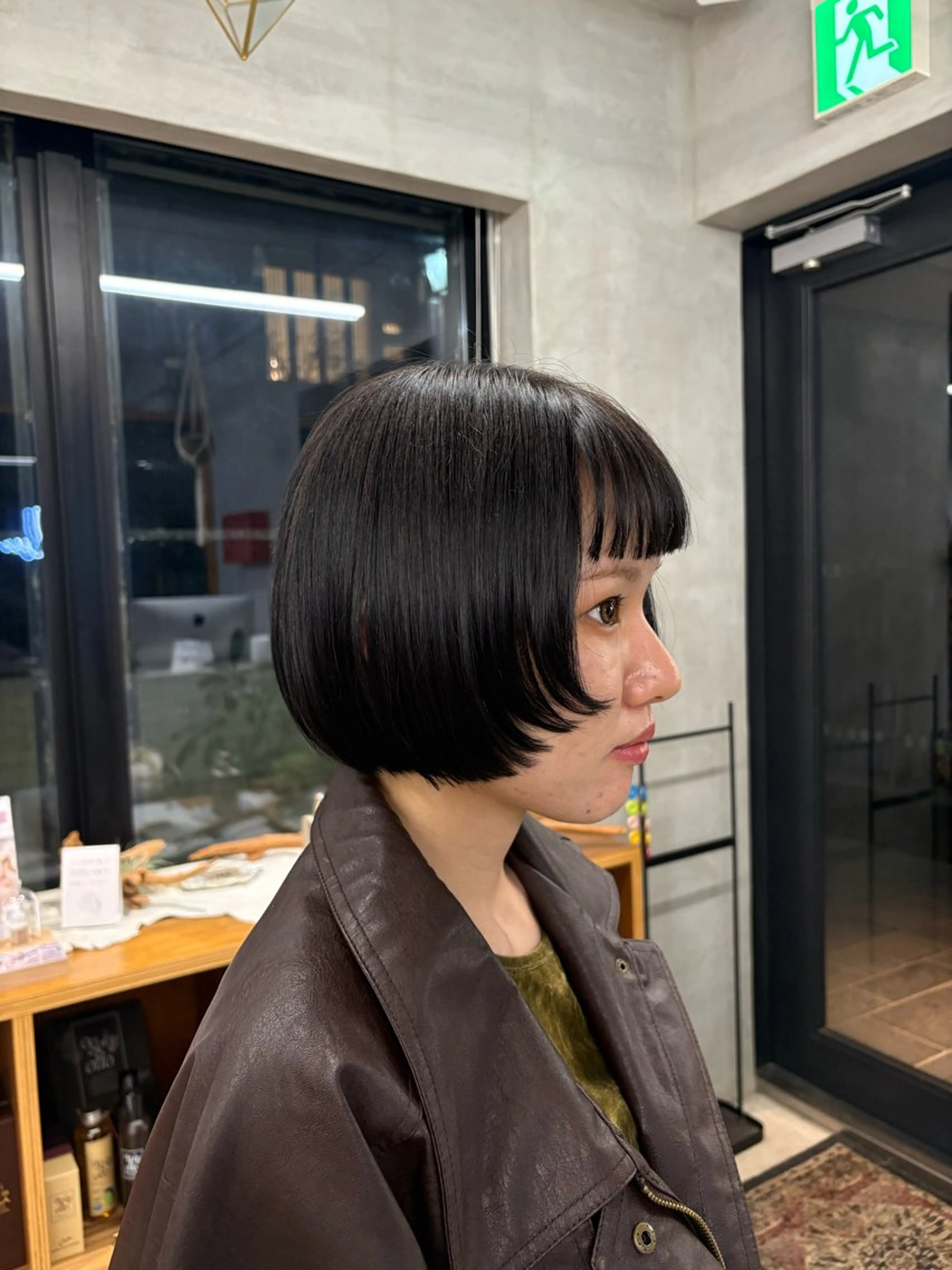 ショート カラー ボブ レイヤーカット カット ヘアカラー トリートメント 鶴井 美空のヘアスタイル