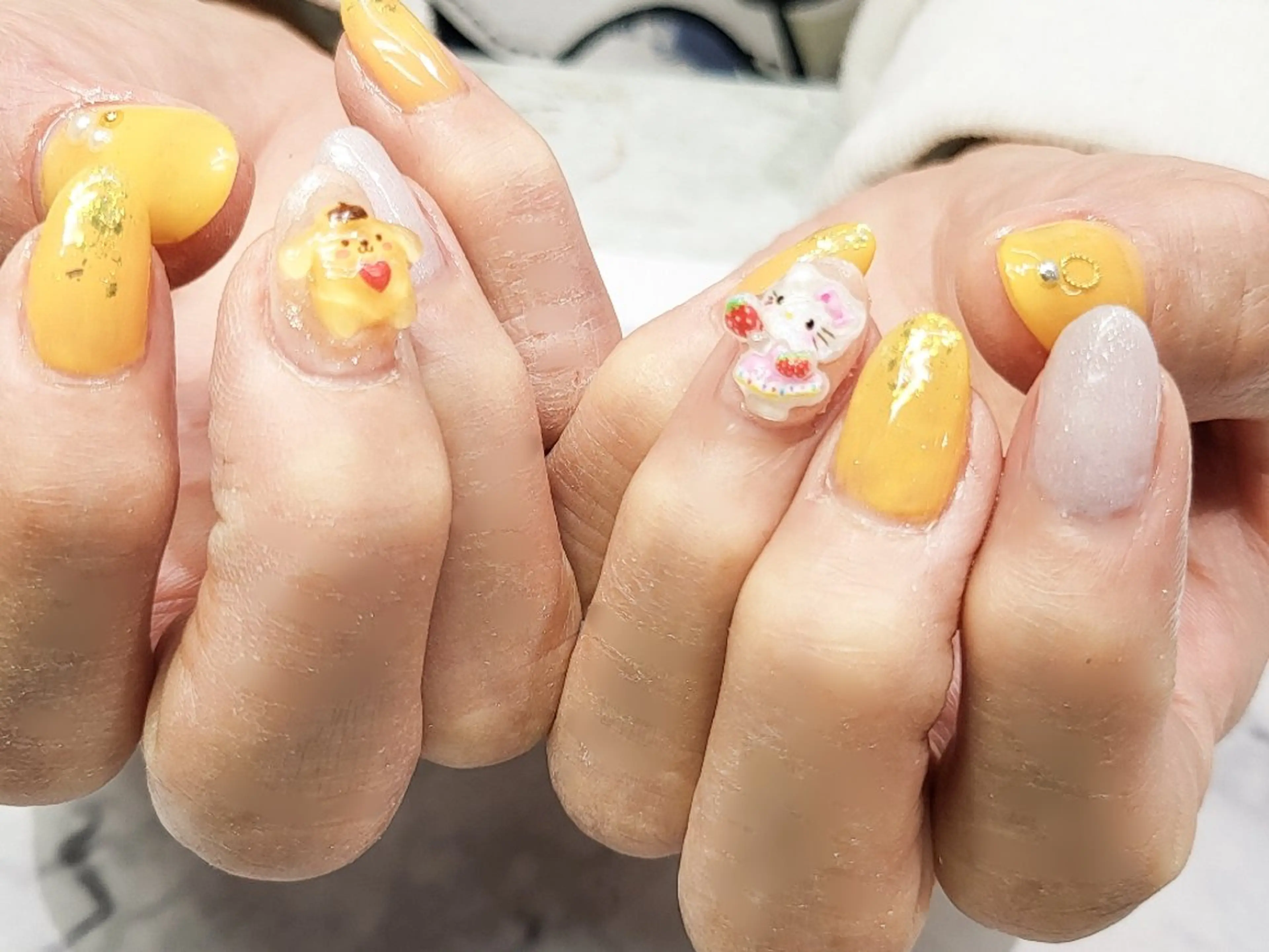 ネイル ワンカラーネイル シンプルネイル 春ネイル 黄色 ハンドネイル 矢野 美希のネイルデザイン