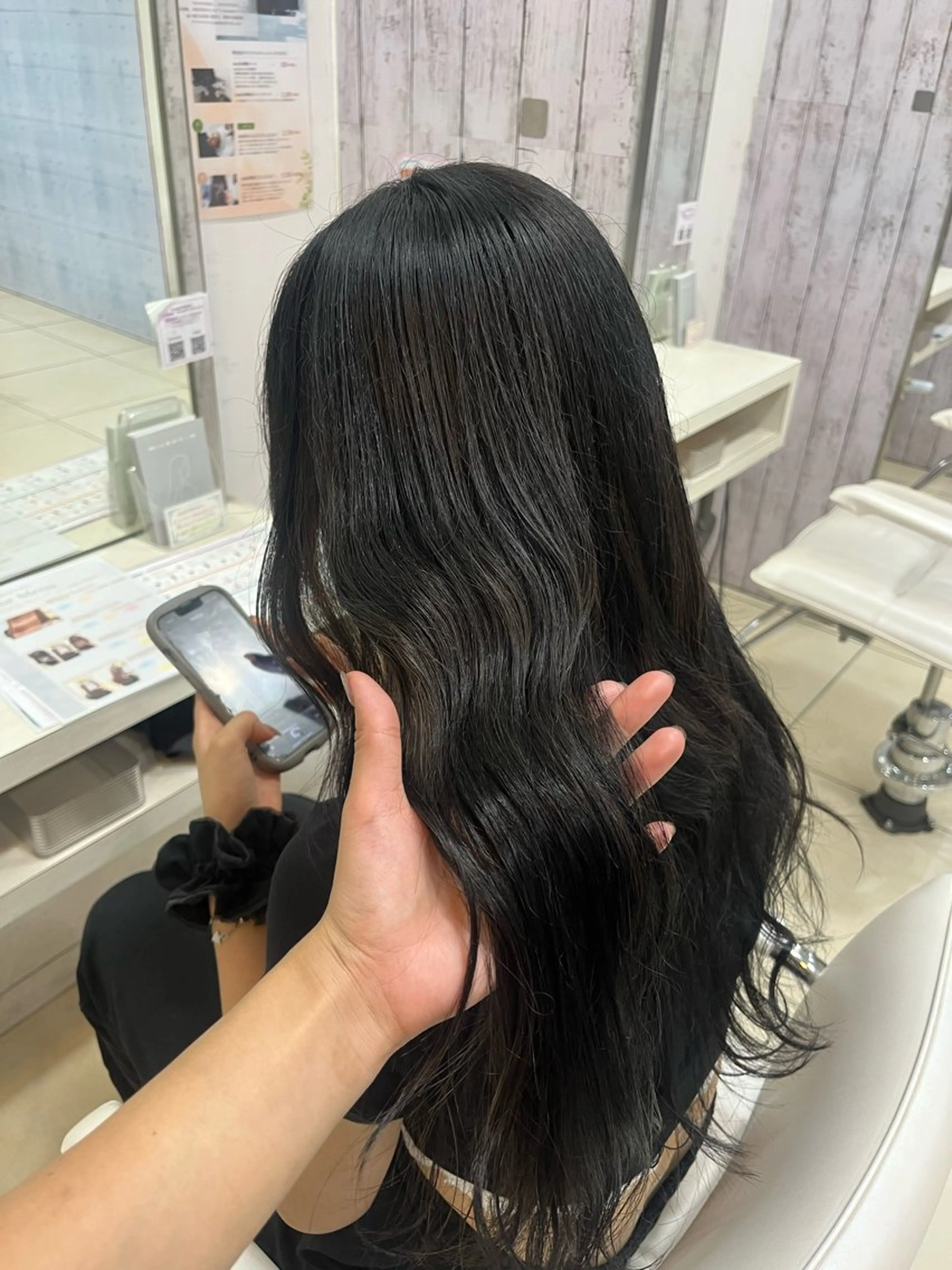 セミロング ヘアカラー トリートメント 【髪質改善カラー】 あむ·. ⟡ 🖤のヘアスタイル