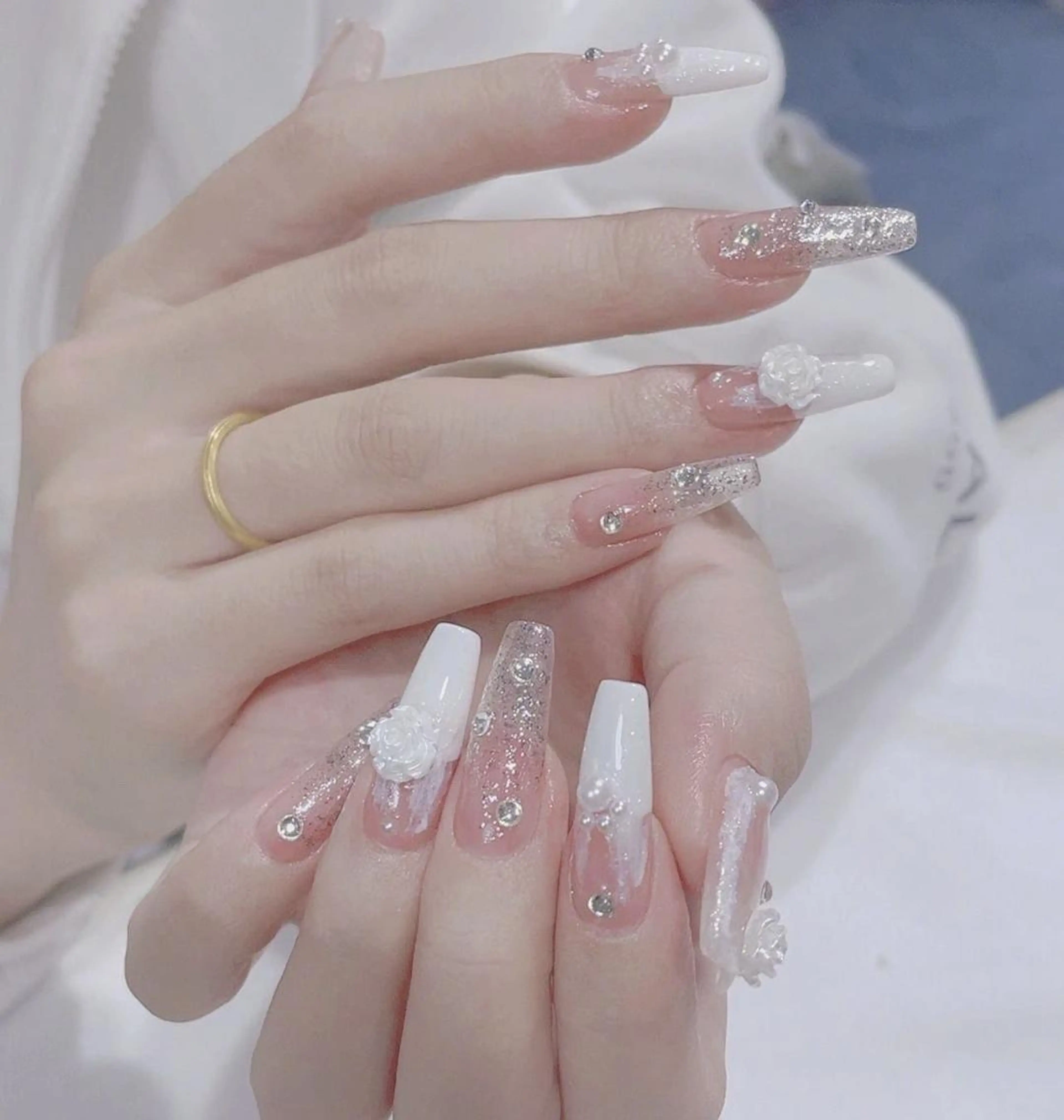 ネイル アートネイル 長さ出し ネイルチップ Queens テイのネイルデザイン