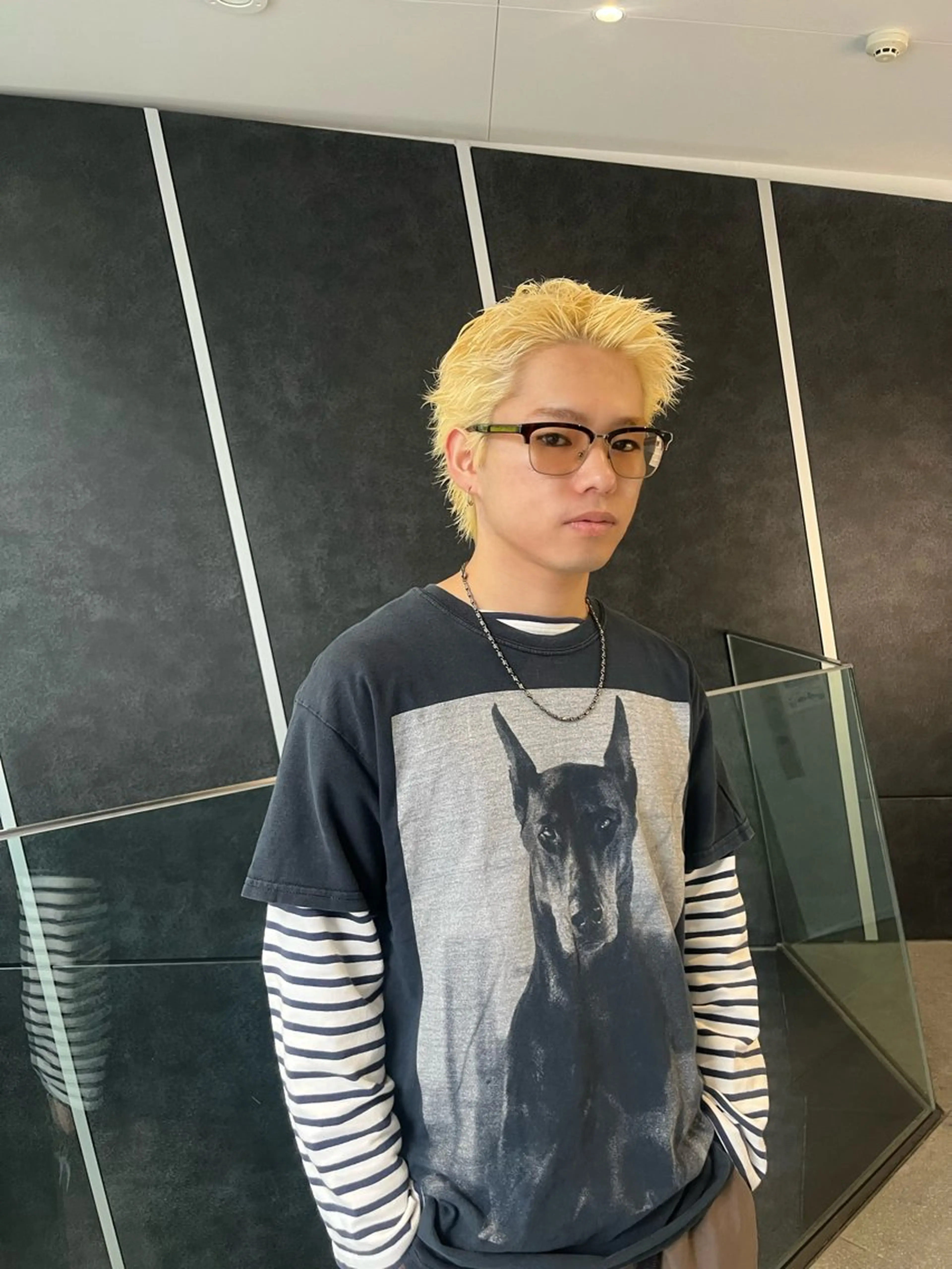 ショート メンズ カット ヘアカラー ✩.*Aise⟡.· 艶カラー🐈‍⬛🩶のヘアスタイル