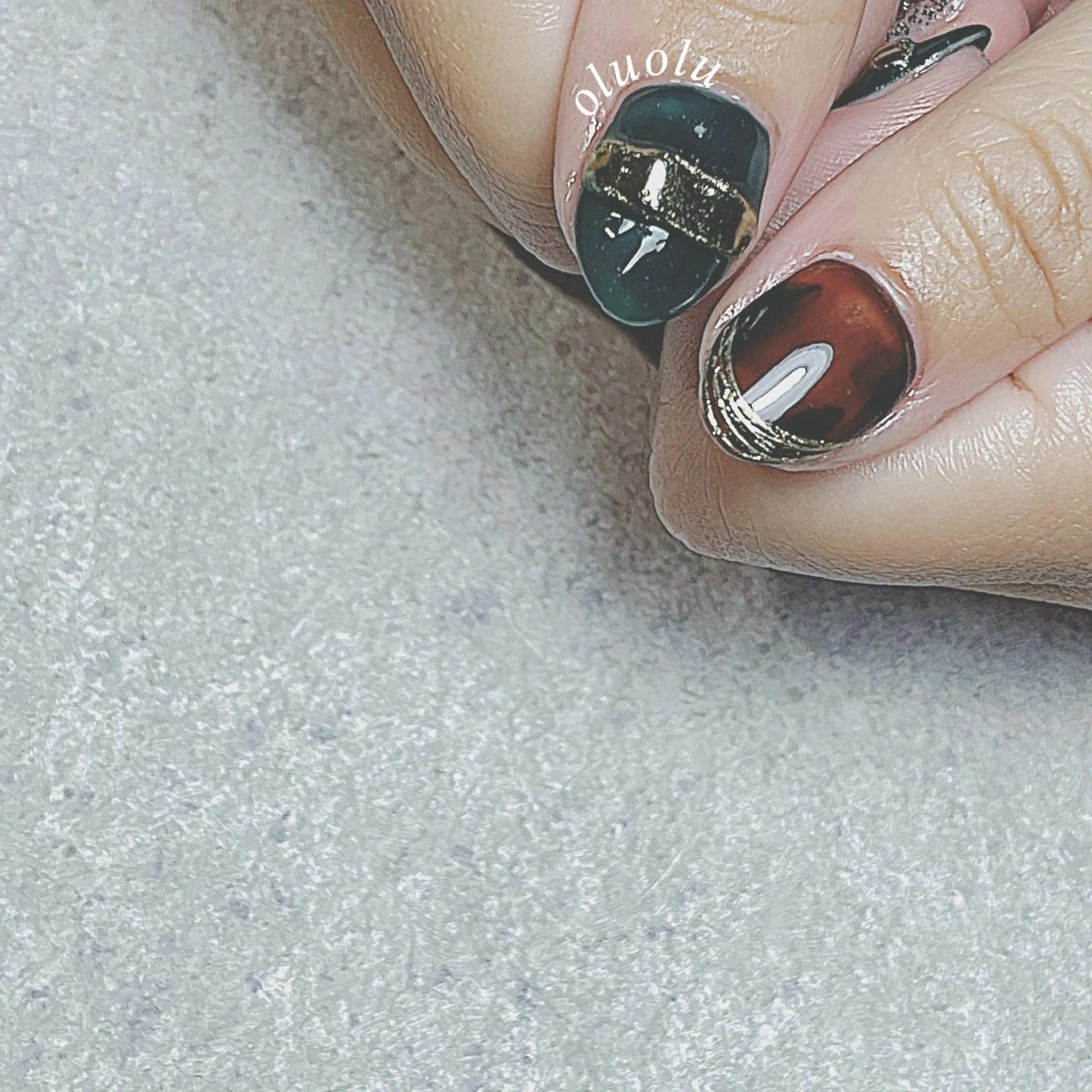 ネイル アートネイル べっ甲ネイル ミラーネイル ニュアンスネイル 冬ネイル ハンドネイル 大村 紬華のネイルデザイン