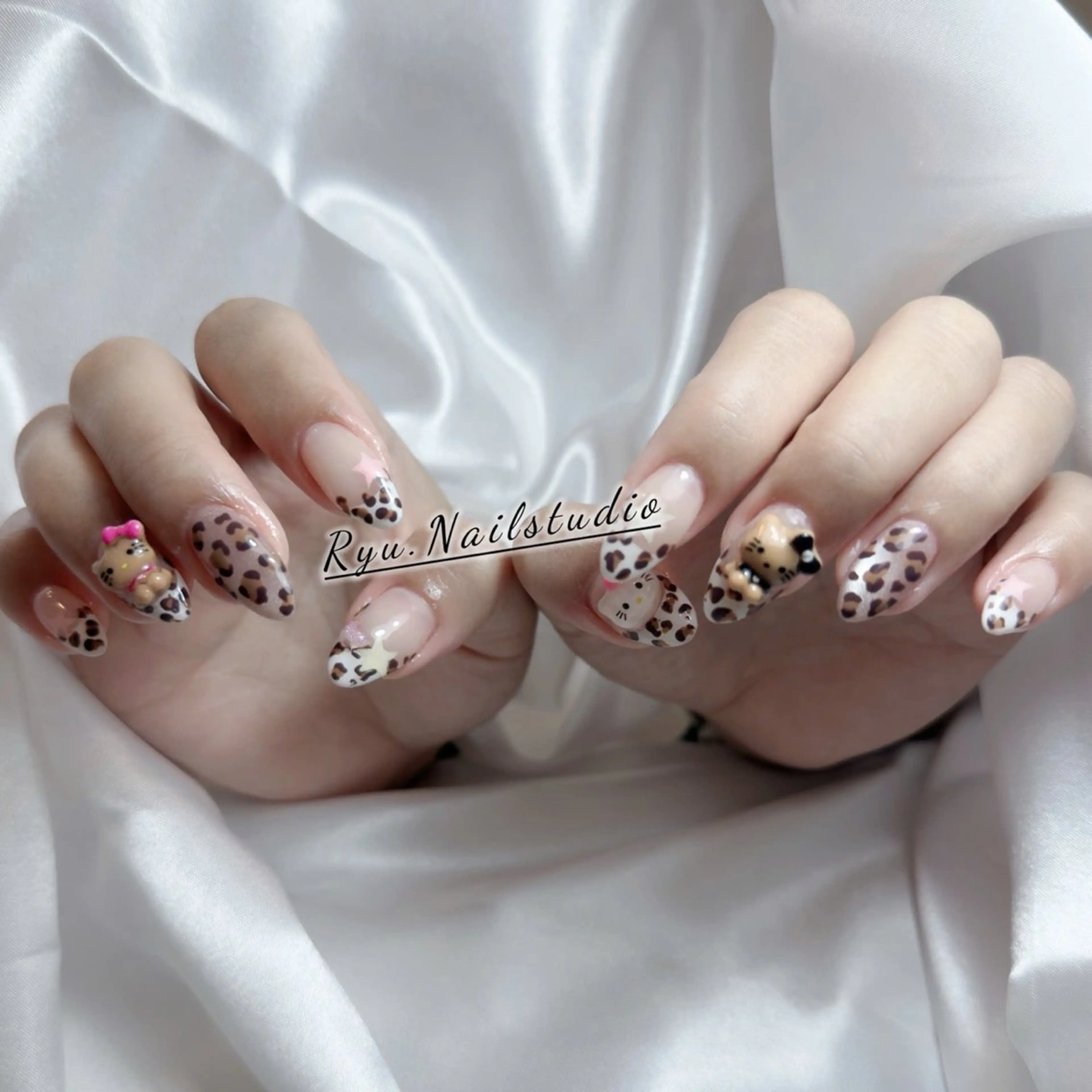 ネイル アートネイル フラワーネイル フレンチネイル ジェルネイル グラデーション ハンドネイル Ryu Nail NekoChanのネイルデザイン