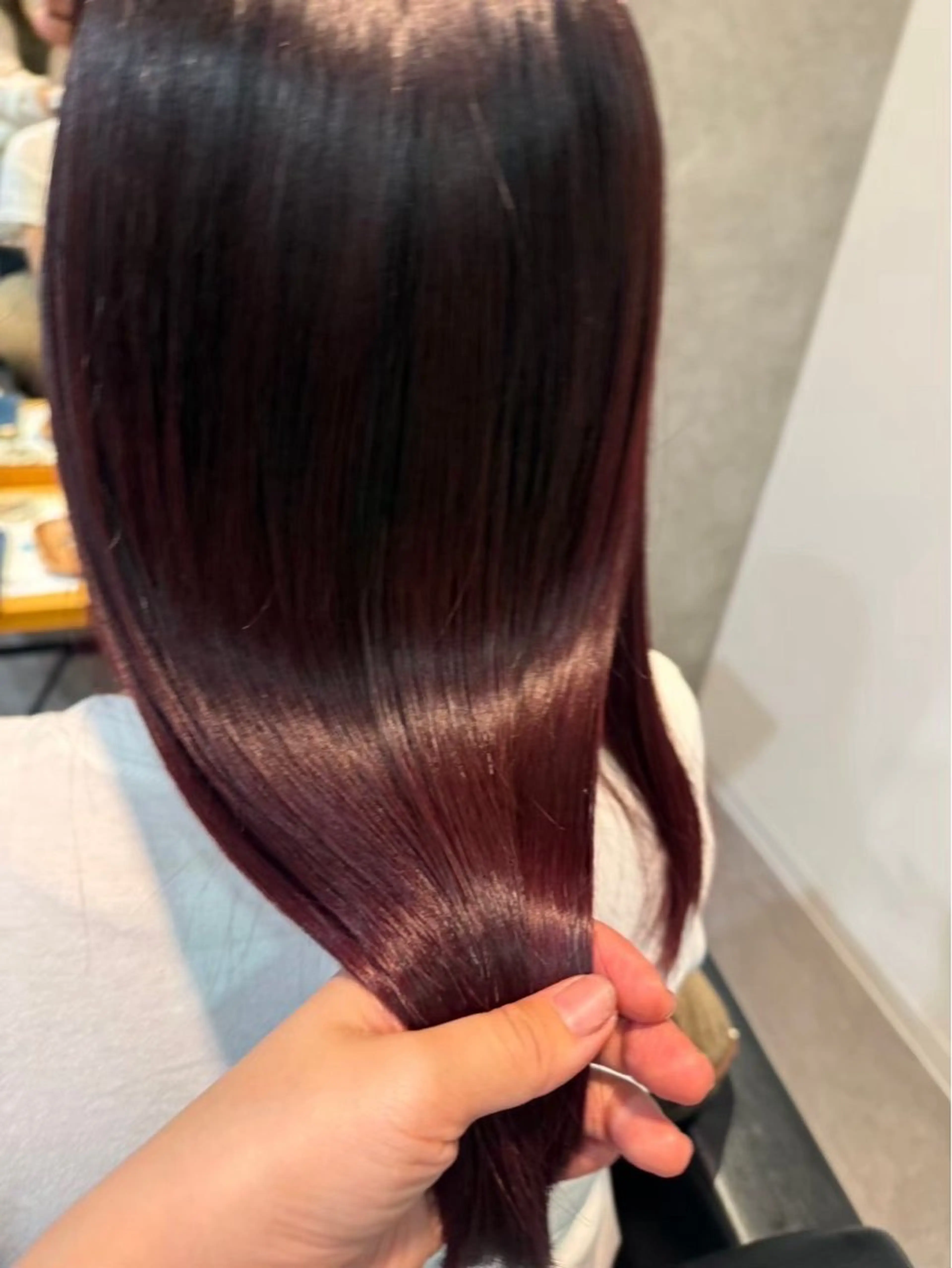 カラー 岩岡 つなみのヘアスタイル