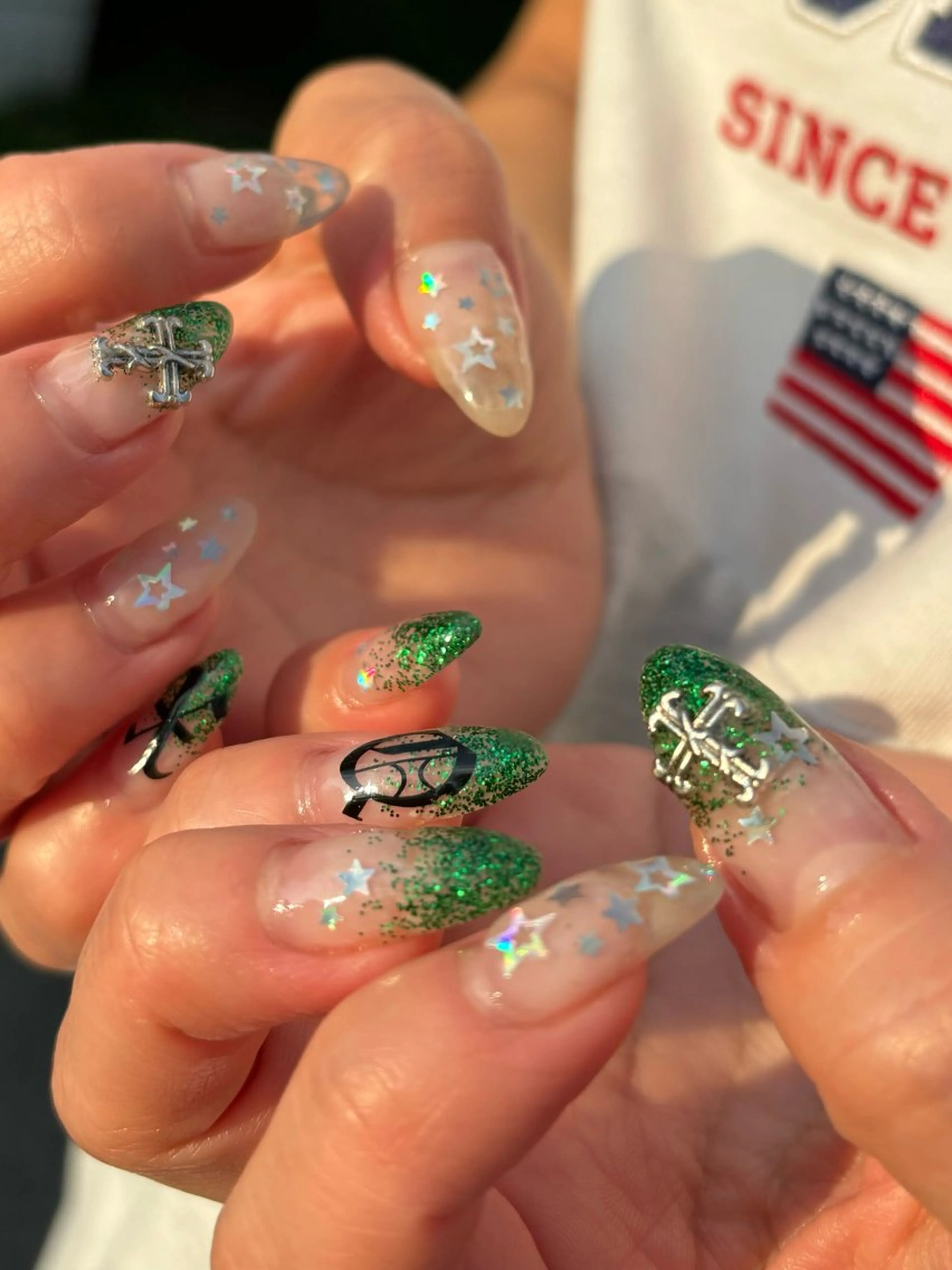 ネイル キラキラネイル 森 栄のネイルデザイン