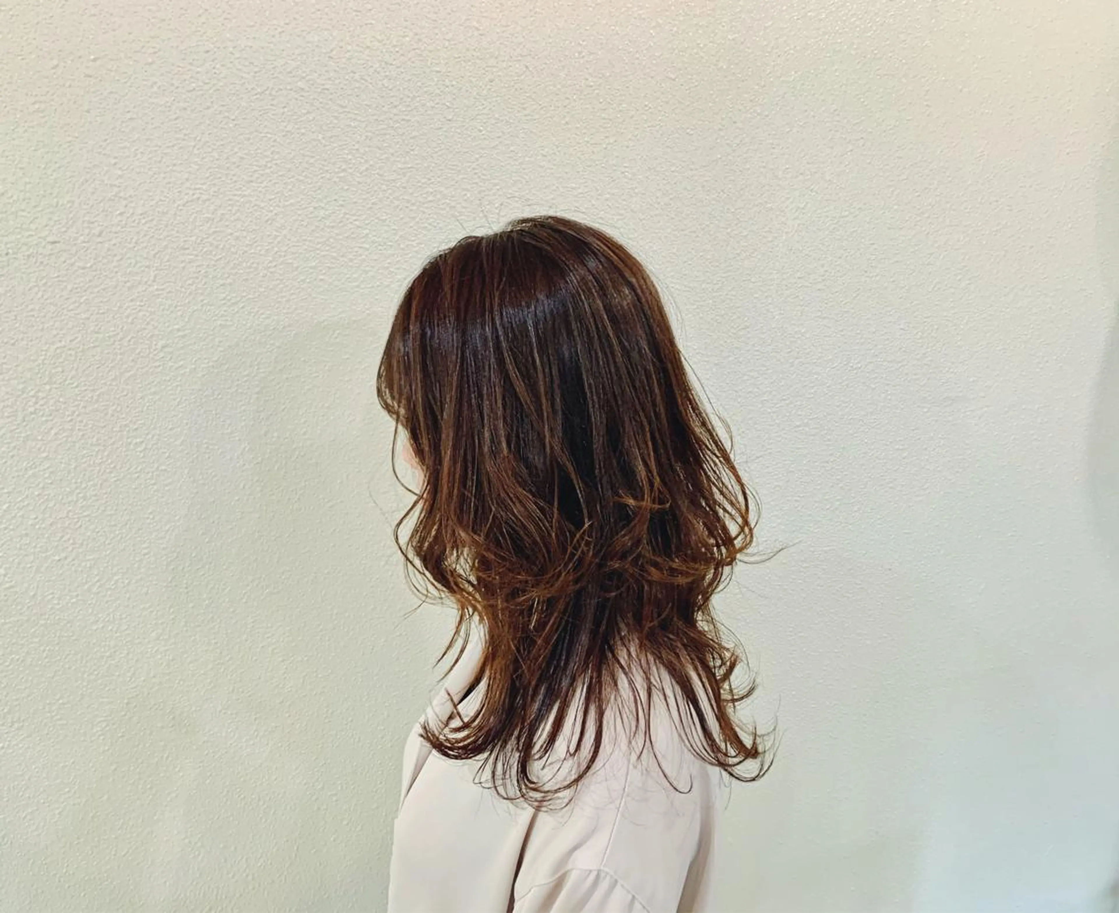 ミディアム カラー ヘアアレンジ キッズ ネイル マツエク・マツパ 切りっぱなしヘアボブ ミディアムヘアRYOのヘアスタイル