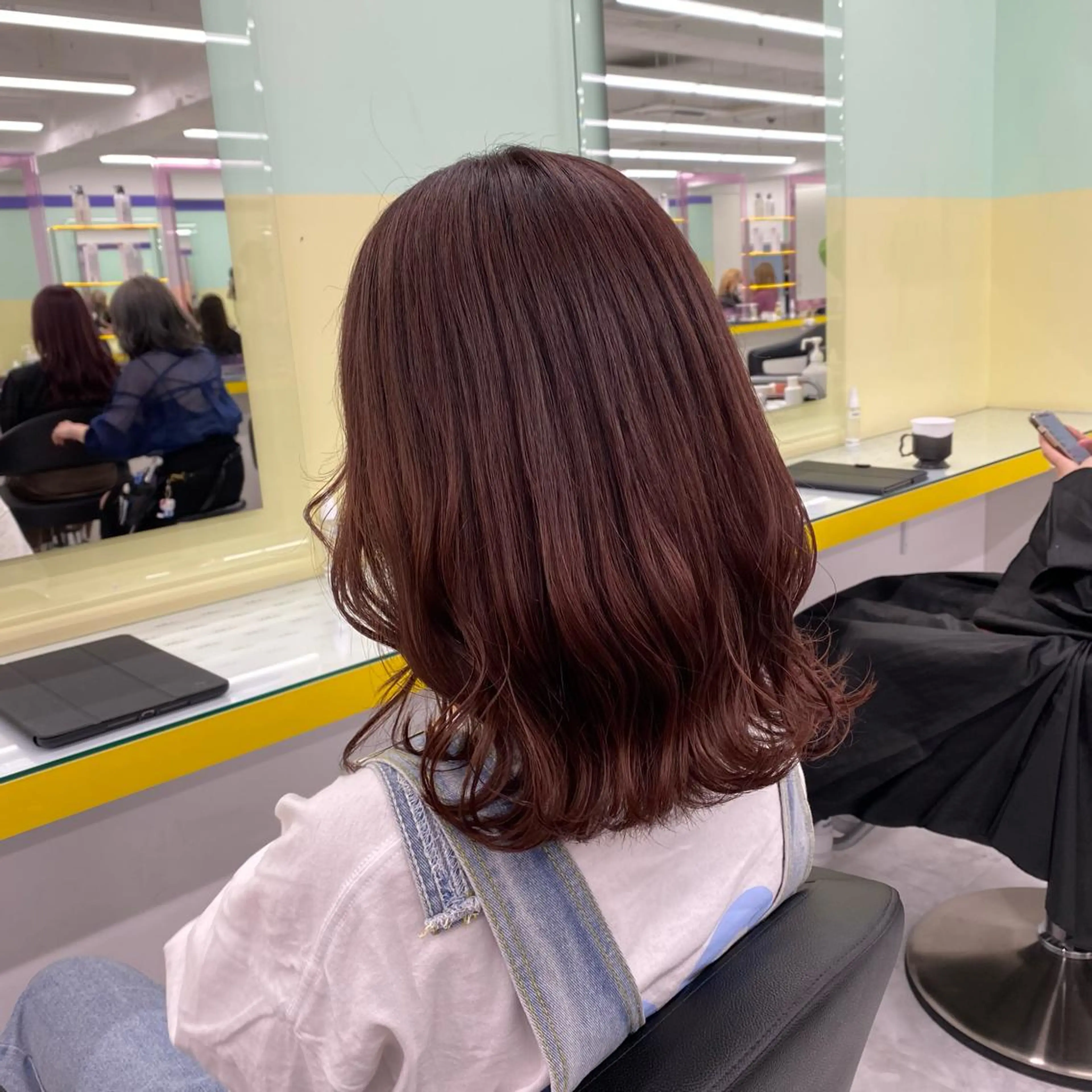 セミロング カラー ヘアアレンジ ヘアカラー トリートメント mai🍑暖色カラー /レイヤー💖のヘアスタイル