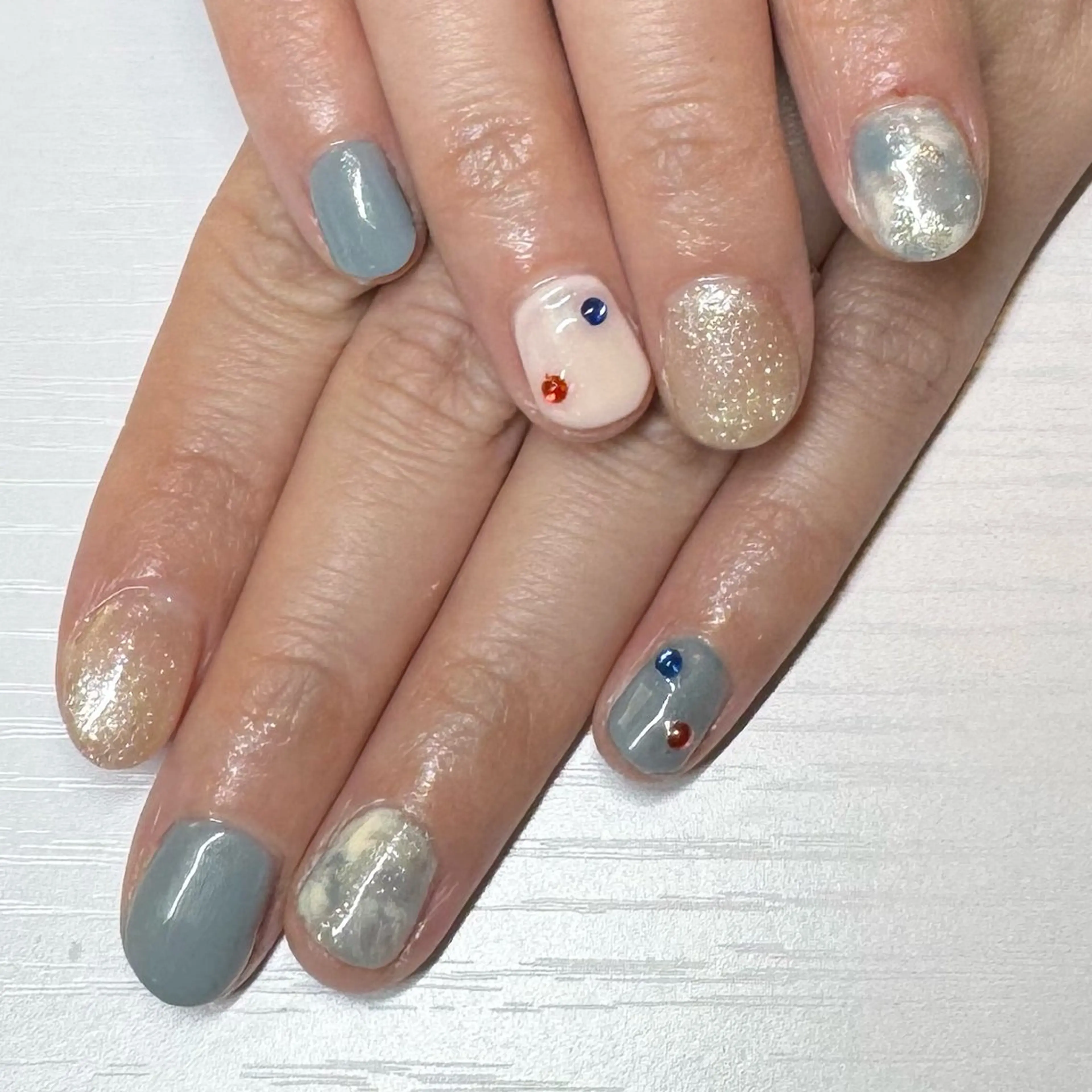 デザインネイル💅マグネットorニュアンスもやもやネイル😶‍🌫️(カラー変更とパーツ変更可能です♡)の写真