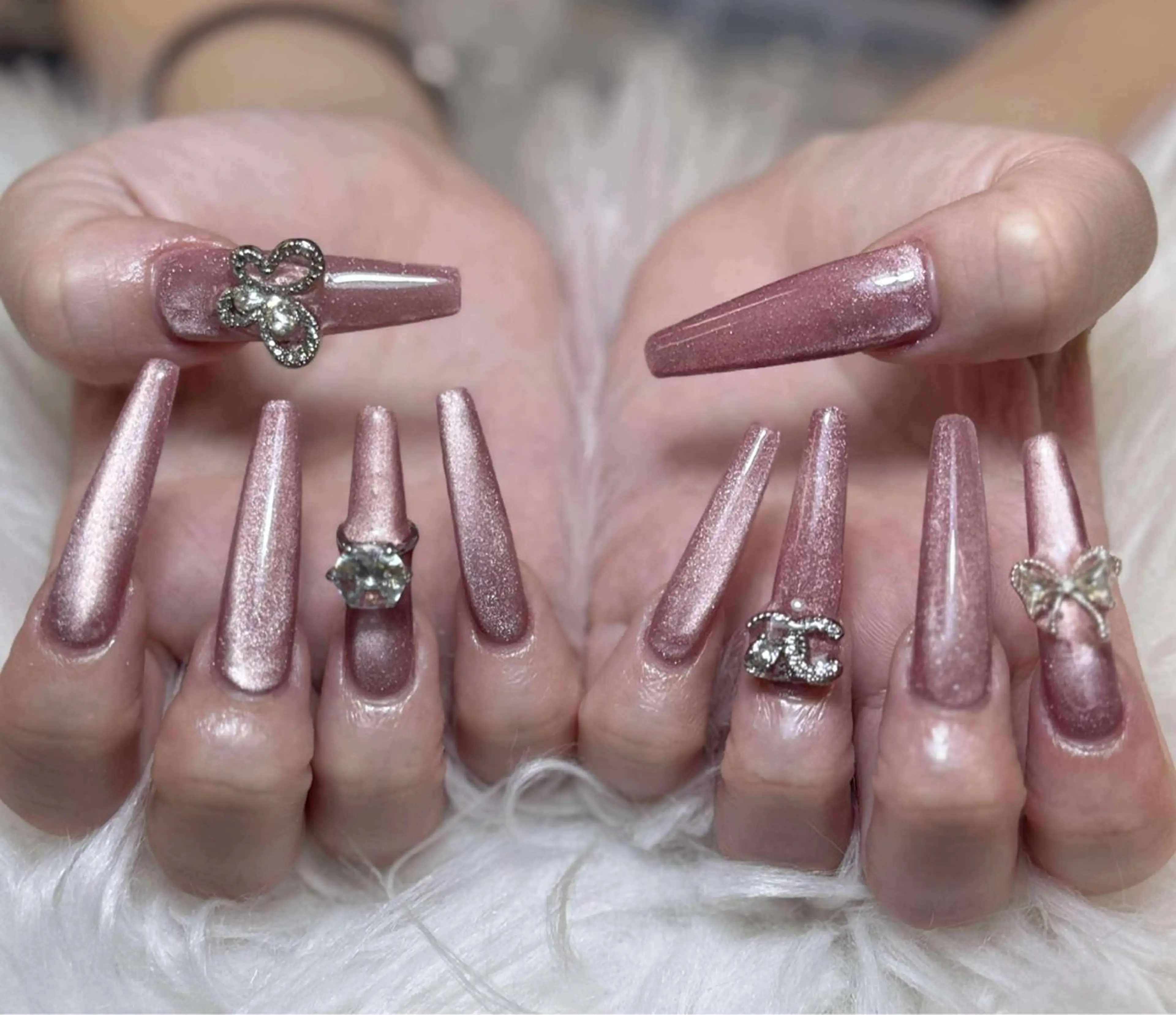 ネイル チークネイル 長さ出し フットネイル マグネットネイル 持ち込み ハンドネイル ANH NAIL ゴテゴテ専門店💎のネイルデザイン