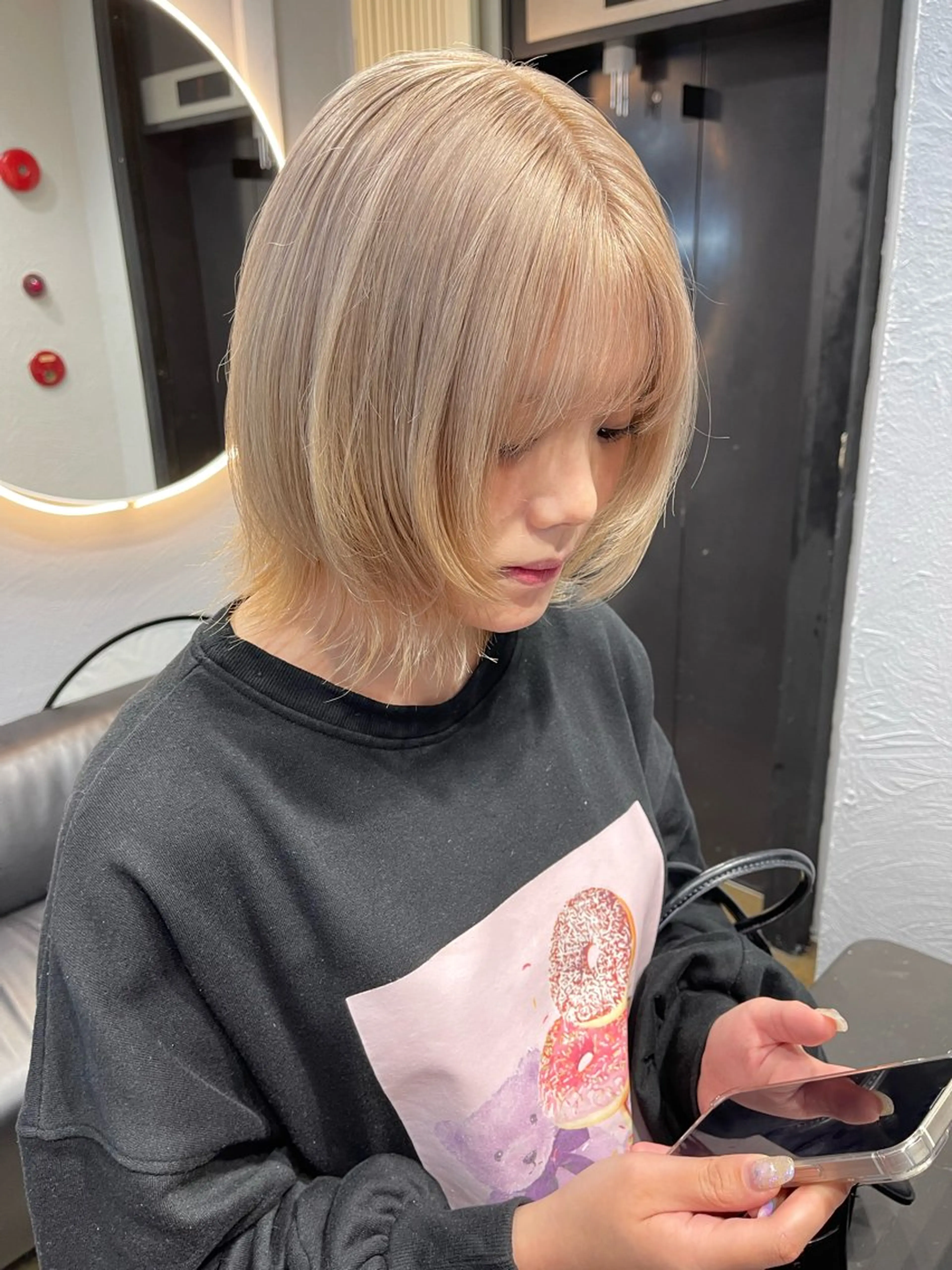 ミディアム カラー ブリーチ ケアブリーチ デザインカラー ダブルカラー イヤリングカラー ヘアカラー トリートメント TATSUブリーチ/ ミルクティーベージュのヘアスタイル