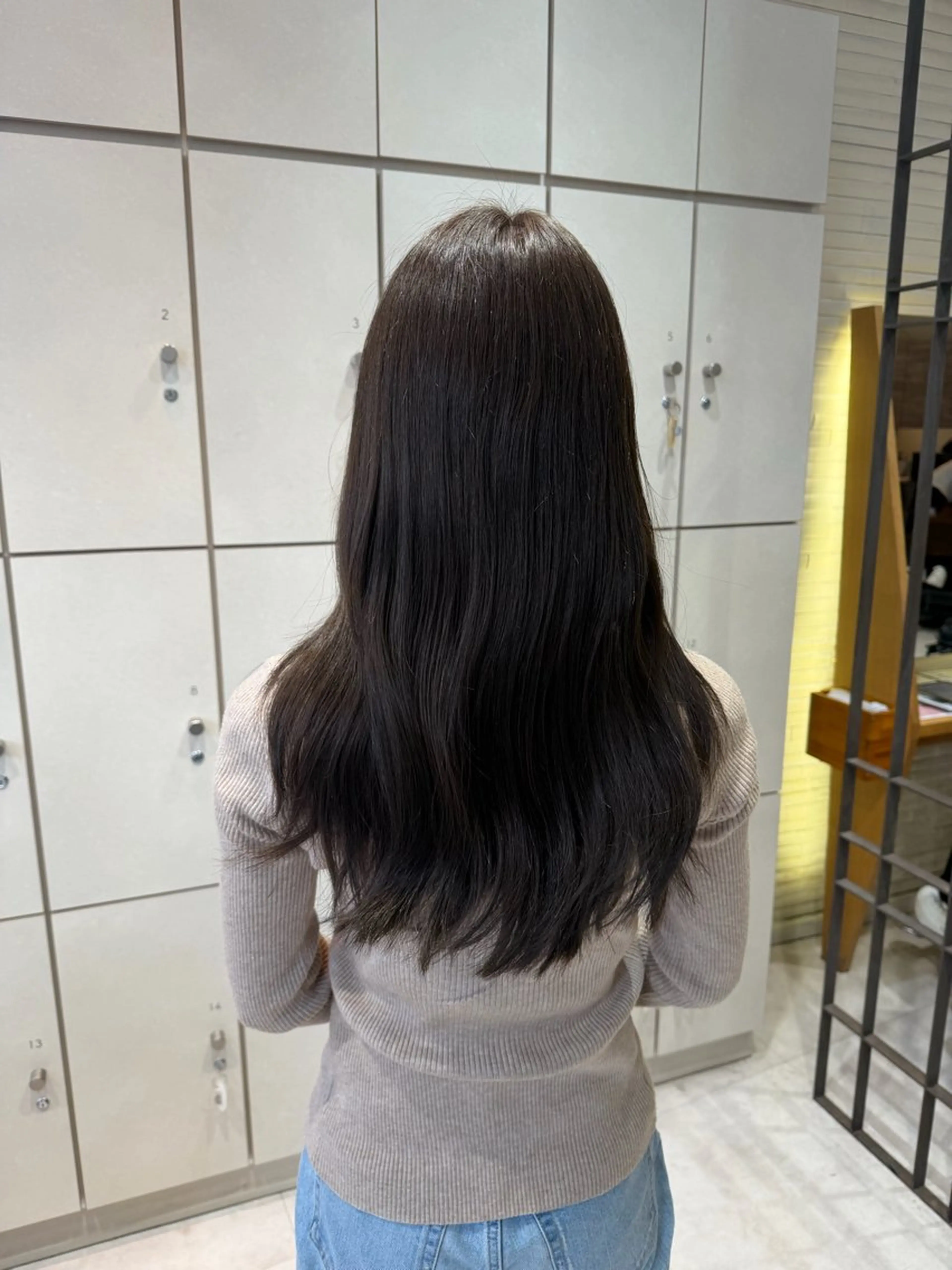 ロング カラー ブリーチ 透明感カラー グレージュ カット ヘアカラー トリートメント 吉川沙知 /ナチュラルカラーのヘアスタイル