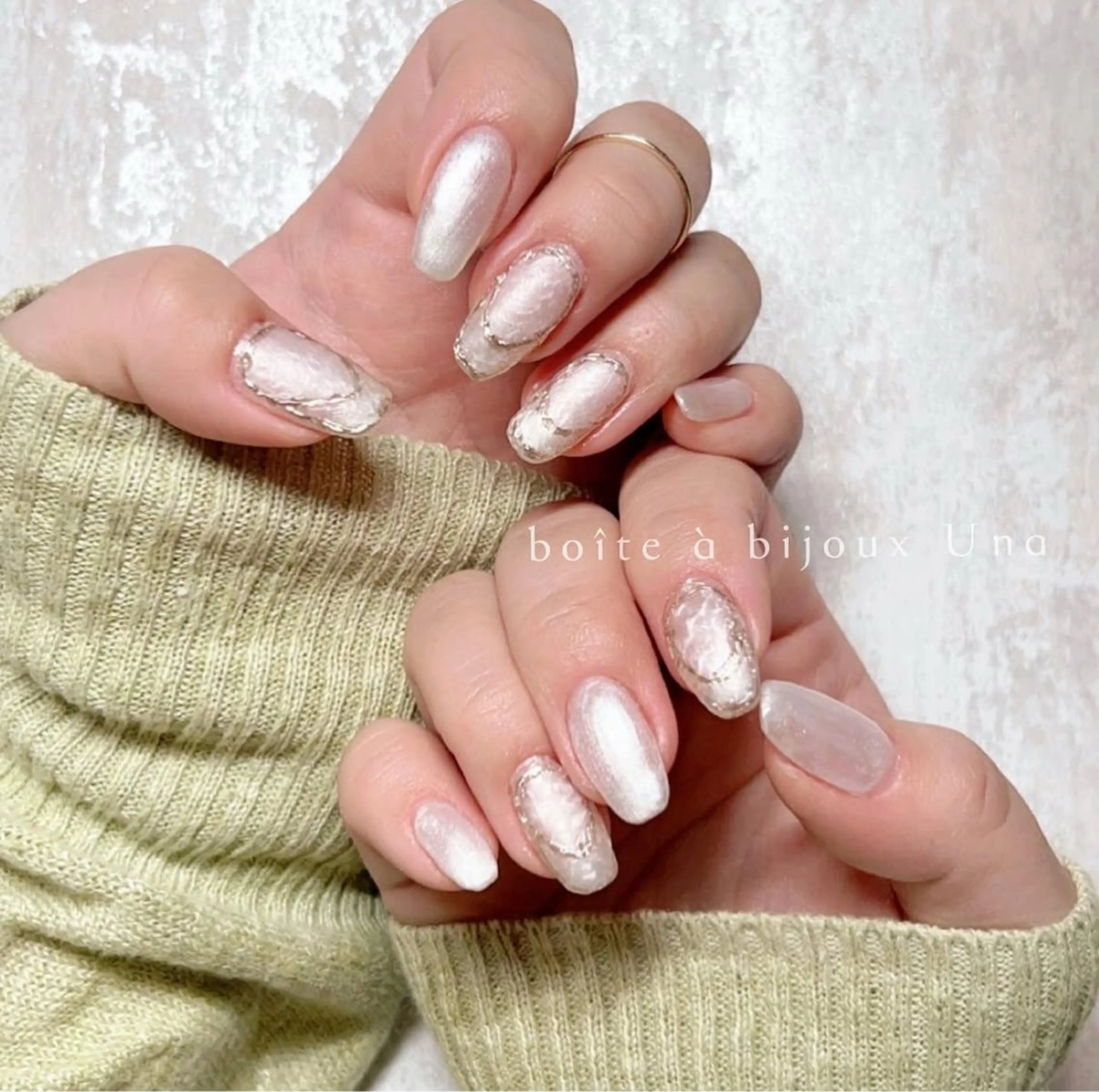 ネイル ゴールド ミラーネイル ホワイト boite a bijoux Unaのネイルデザイン