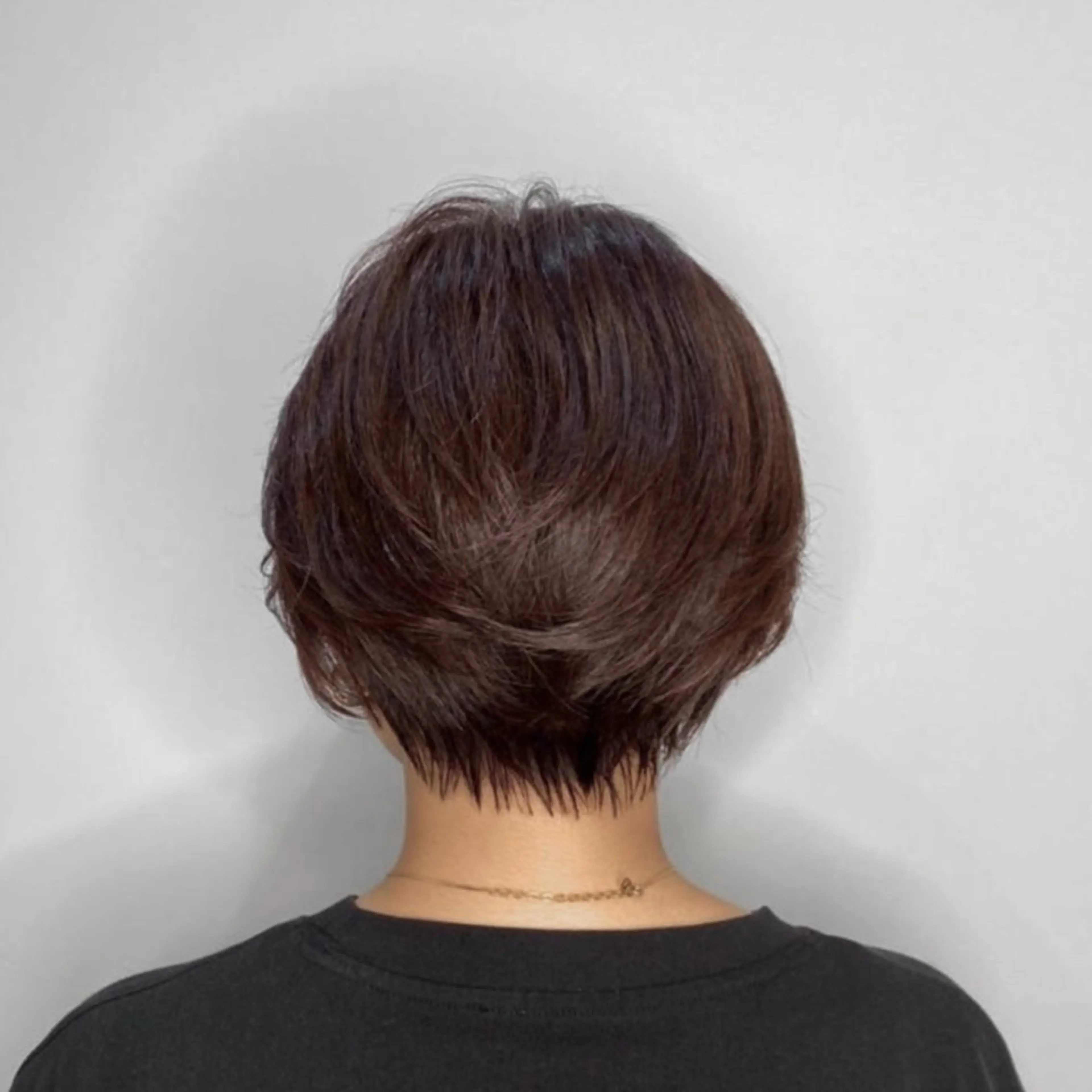 ショート カット カット 🌸 飯野 舞桜のヘアスタイル